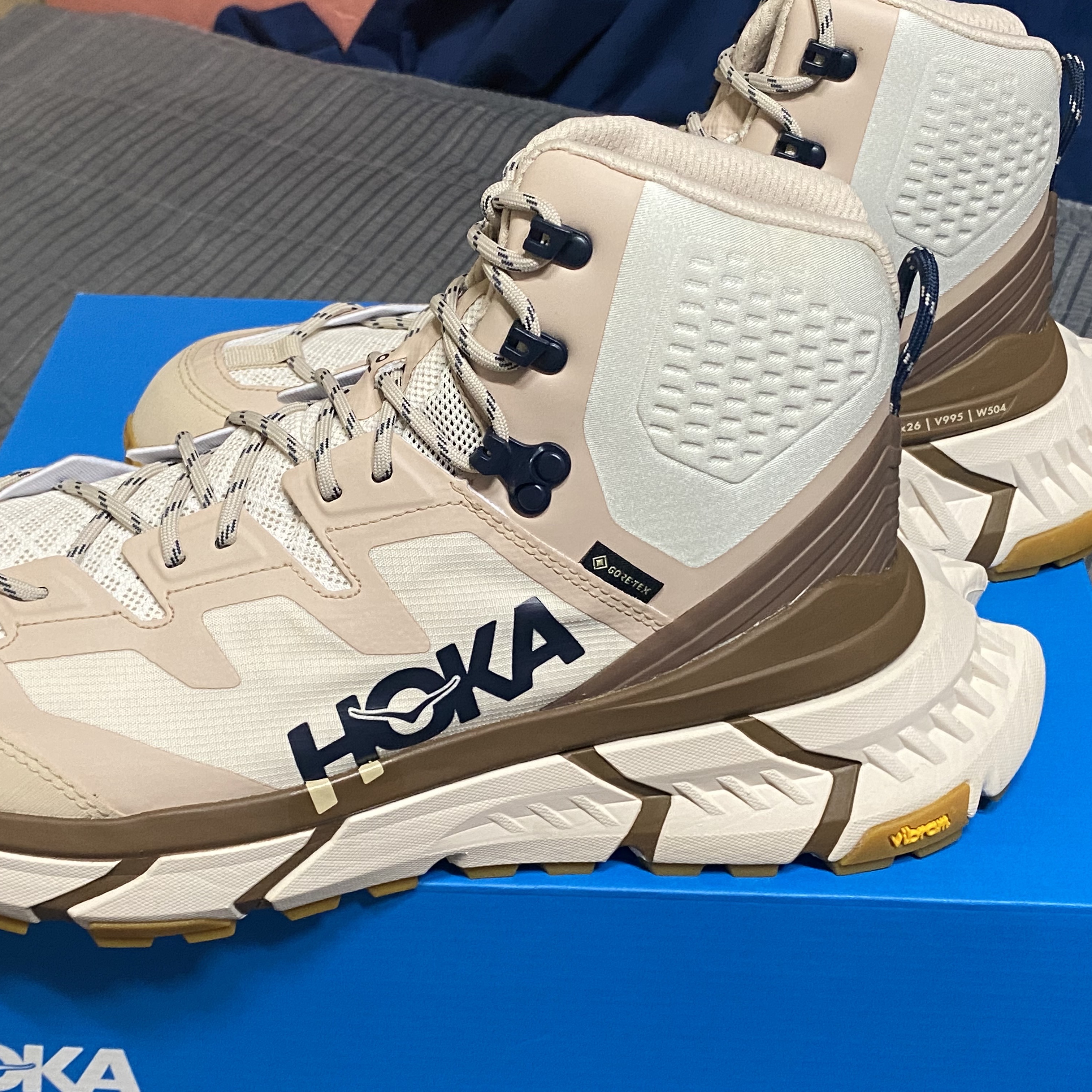 Hoka Tennine Hike Gore-Tex Shifting Sand Otter 착용 스타일 - 1