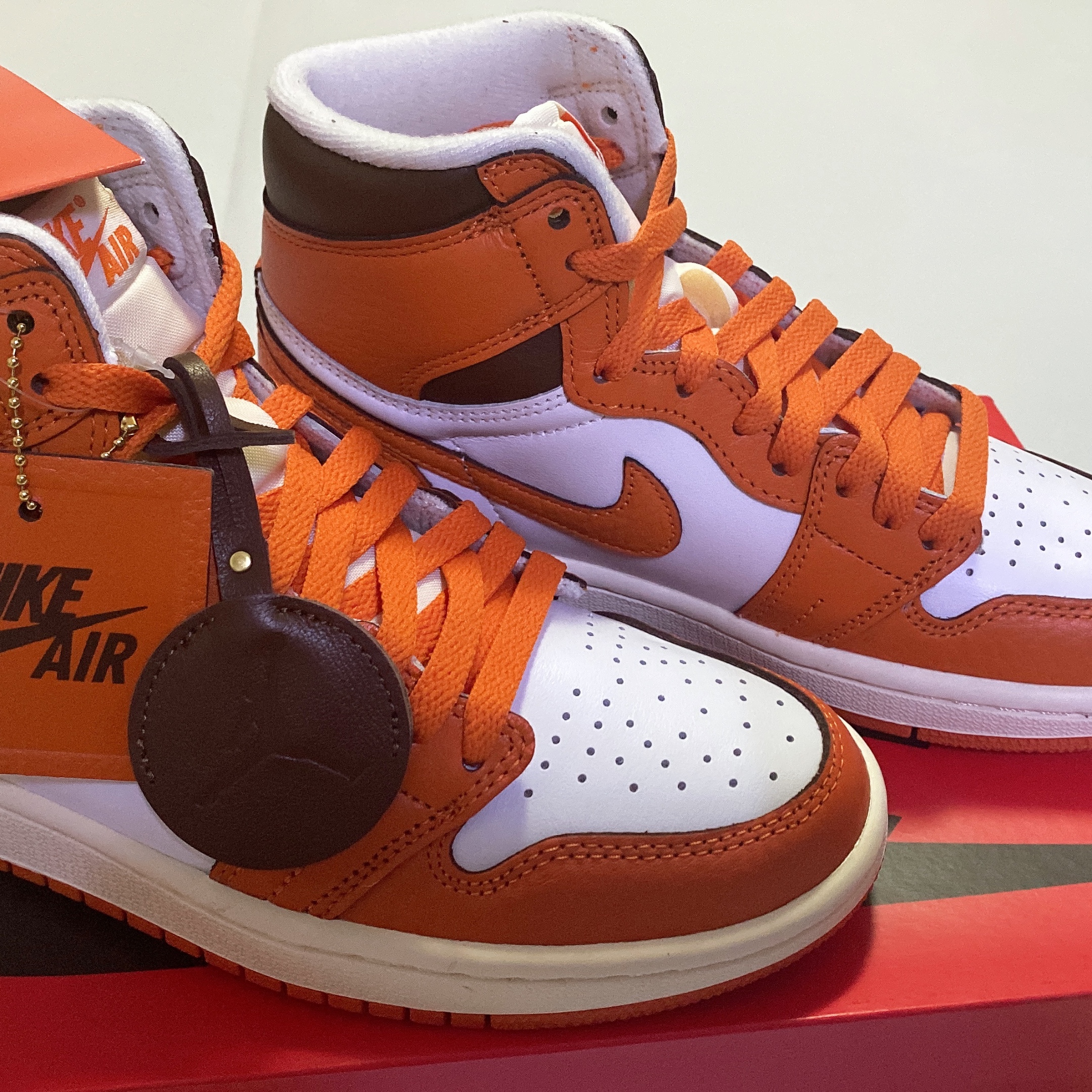 (W) Jordan 1 Retro High OG Starfish 착용 스타일 - 2