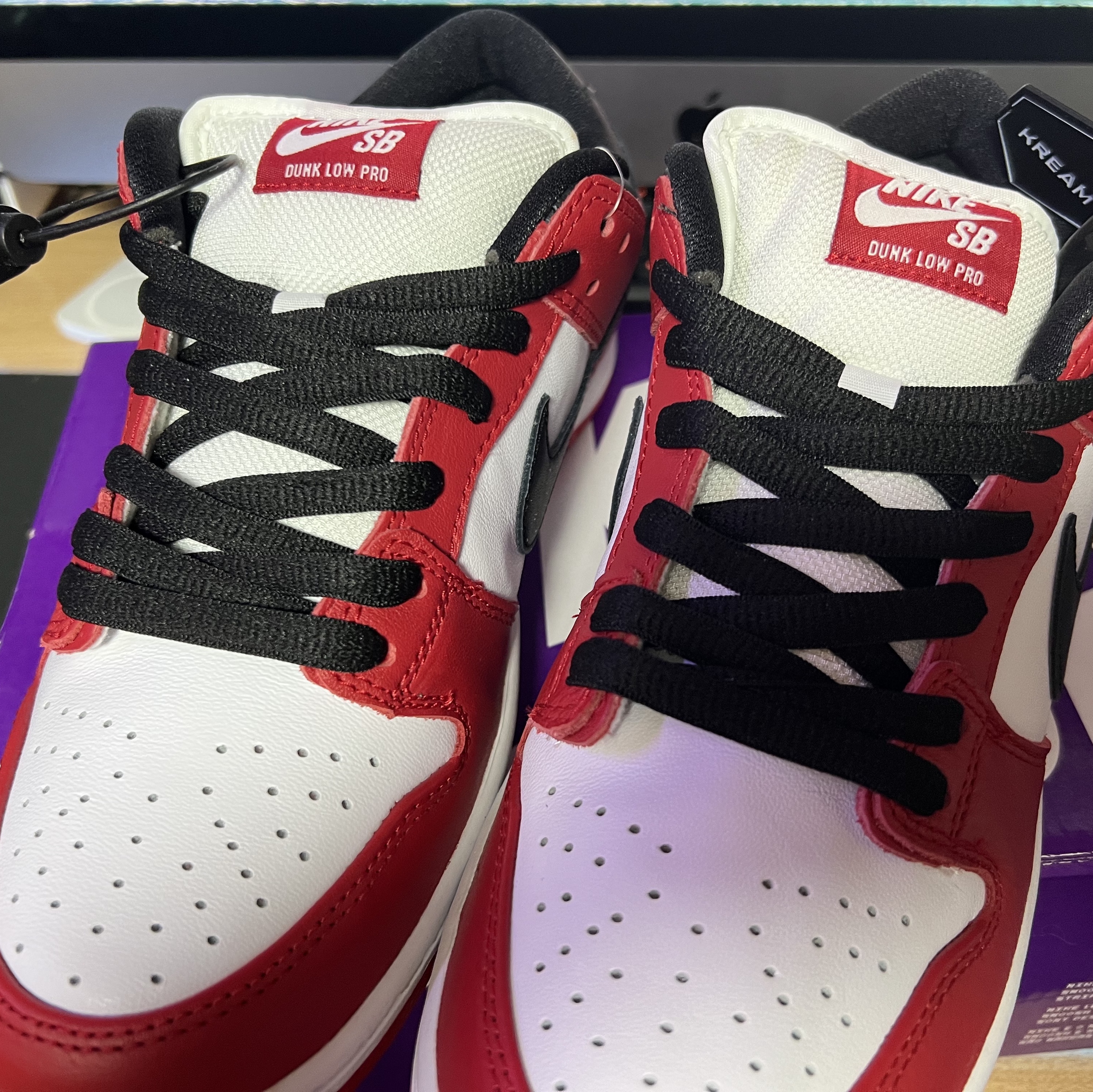 Nike SB Dunk Low Pro Chicago 착용 스타일 - 3