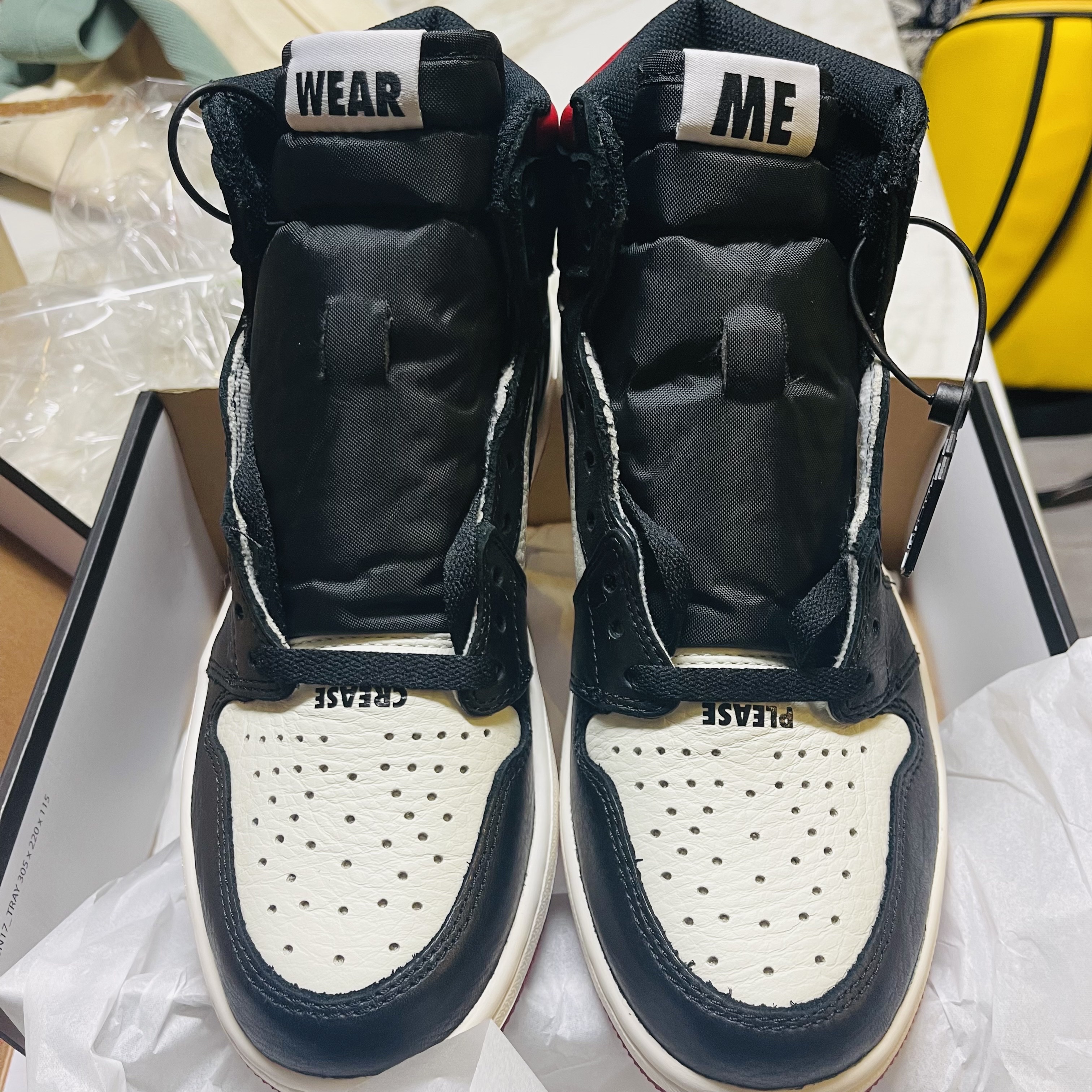 Jordan 1 Retro High Not for Resale Varsity Red 착용 스타일 - 3