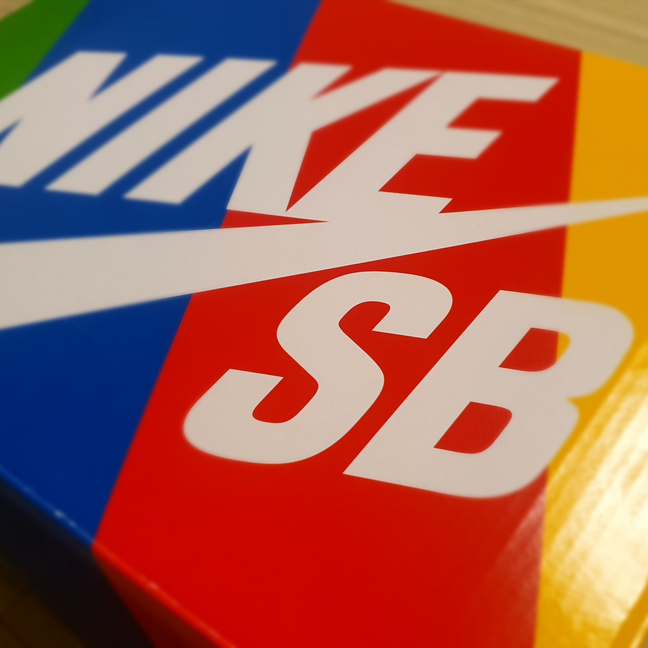 Nike x Faust SB Dunk High Pro QS Black and Metallic Gold 착용 스타일 - 1