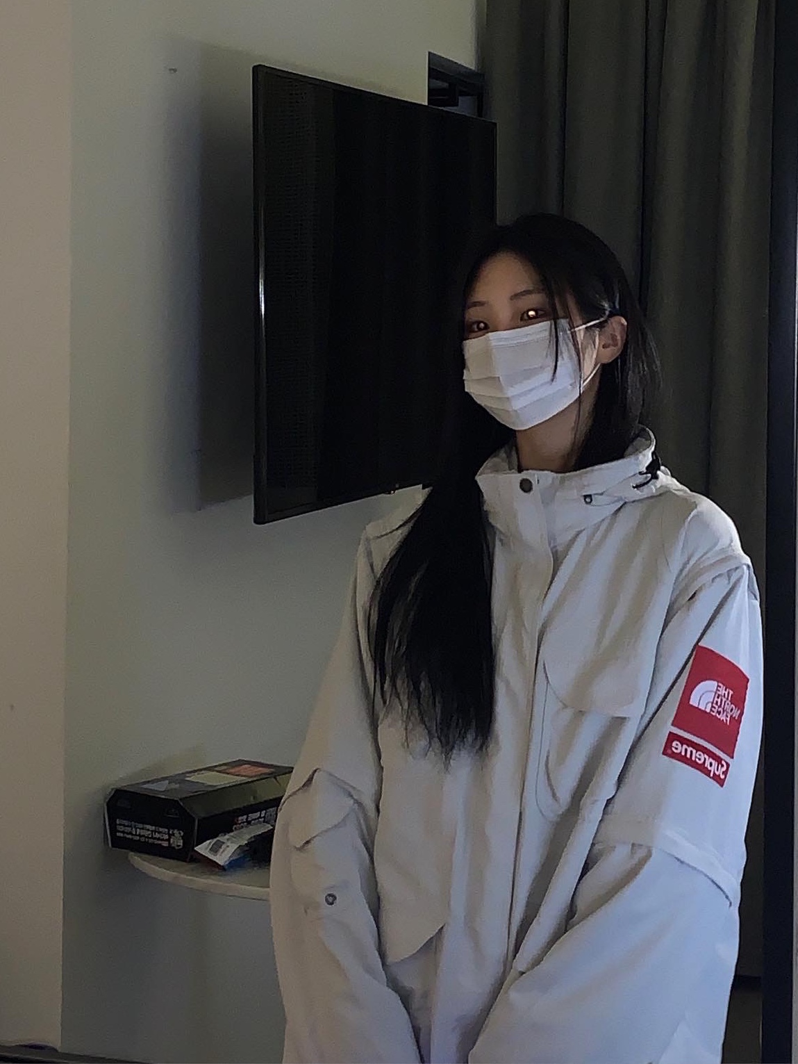 Supreme x The North Face Trekking Convertible Jacket Stone - 22SS 착용 스타일 - 3
