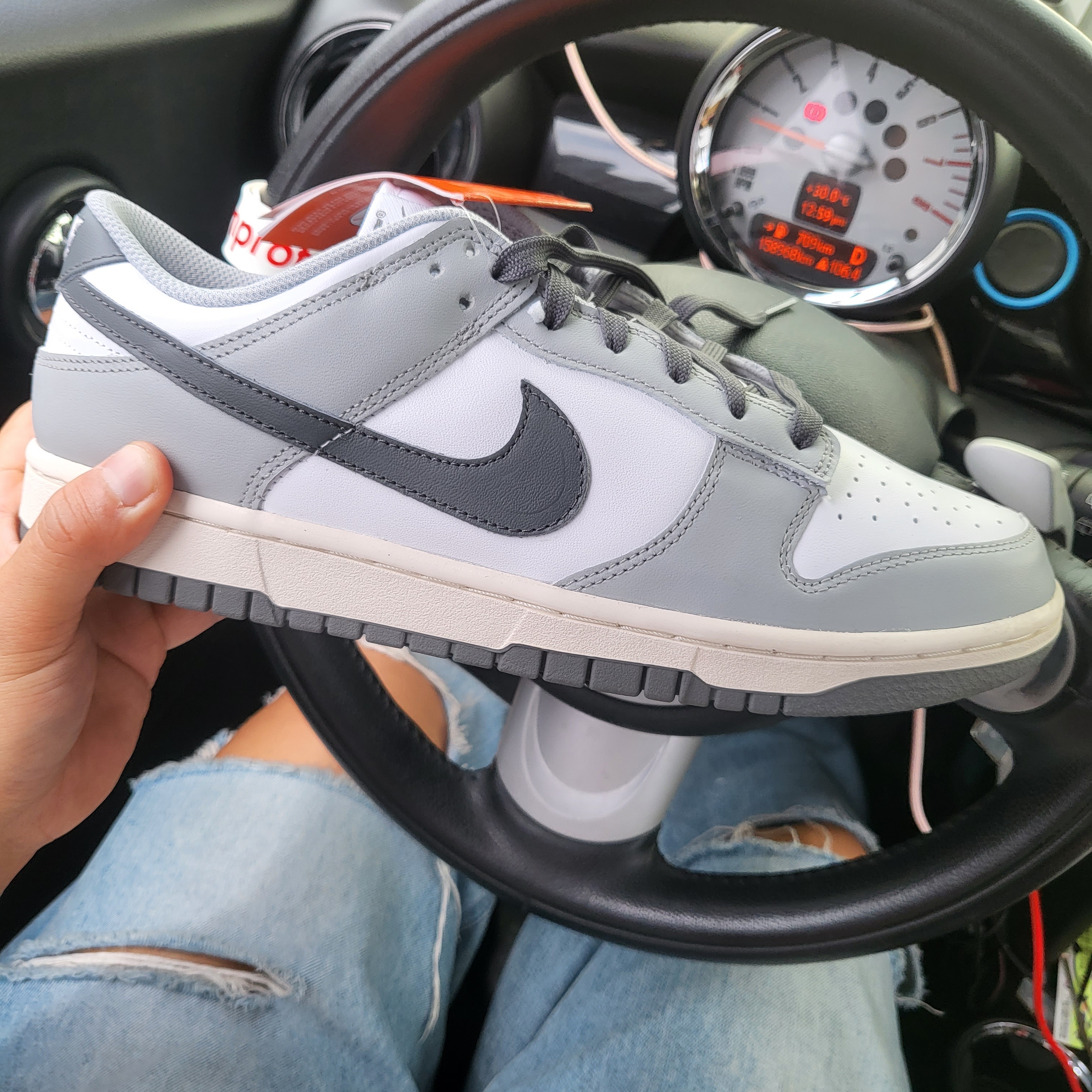(W) Nike Dunk Low Light Smoke Grey 착용 스타일 - 1