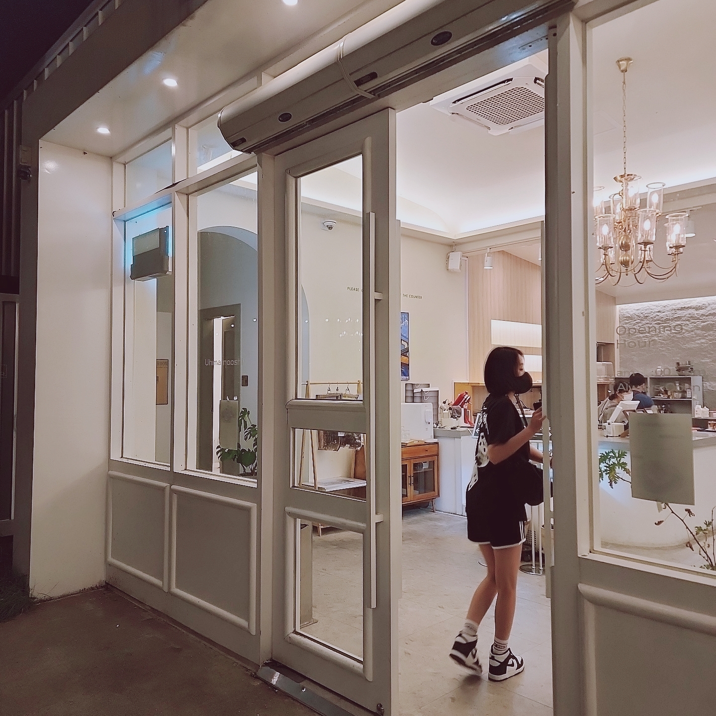 (GS) Nike Dunk High Black and White, Off-White x Amore Pacific Protection Box (Without Cosmetics) 착용 스타일 - 5