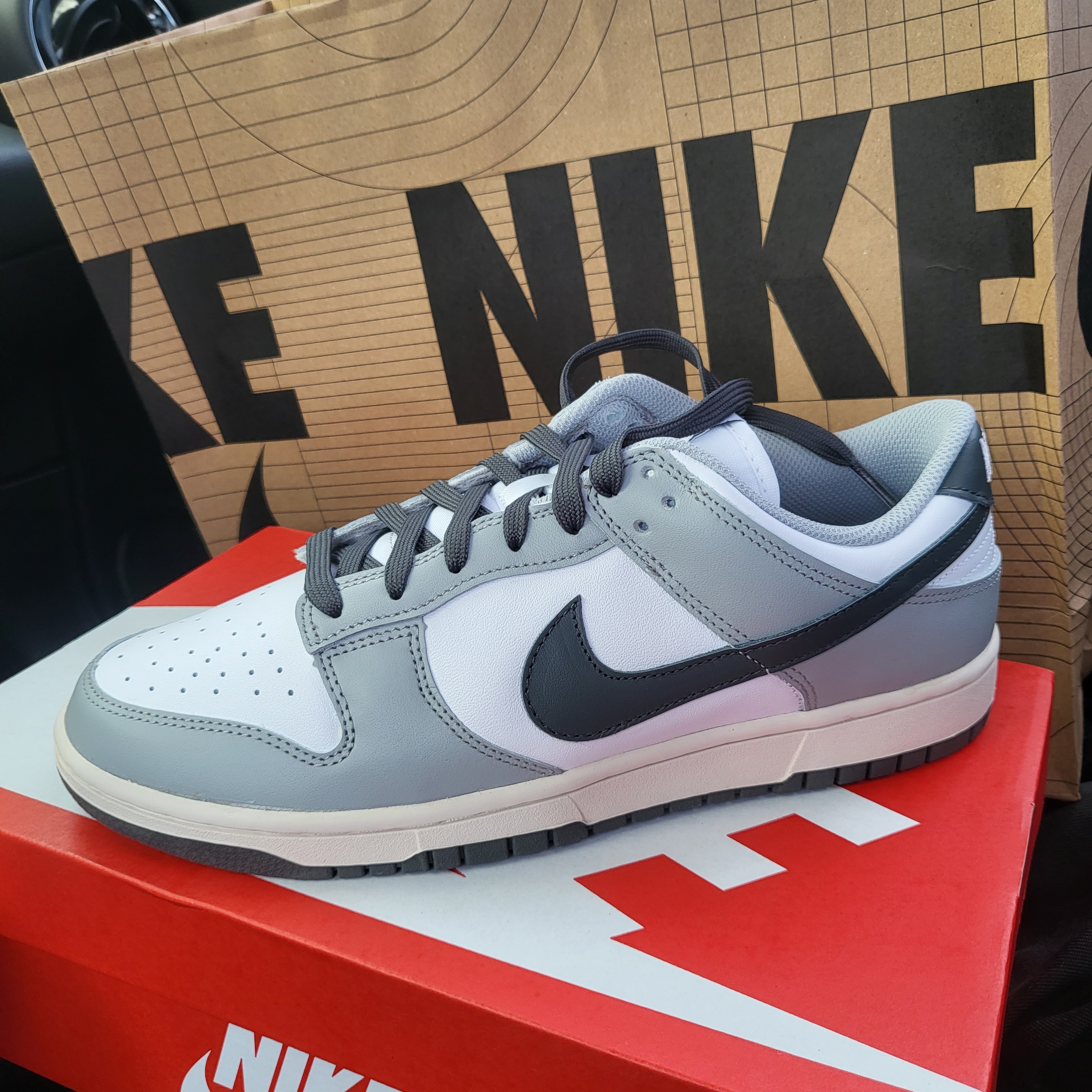 (W) Nike Dunk Low Light Smoke Grey 착용 스타일 - 3