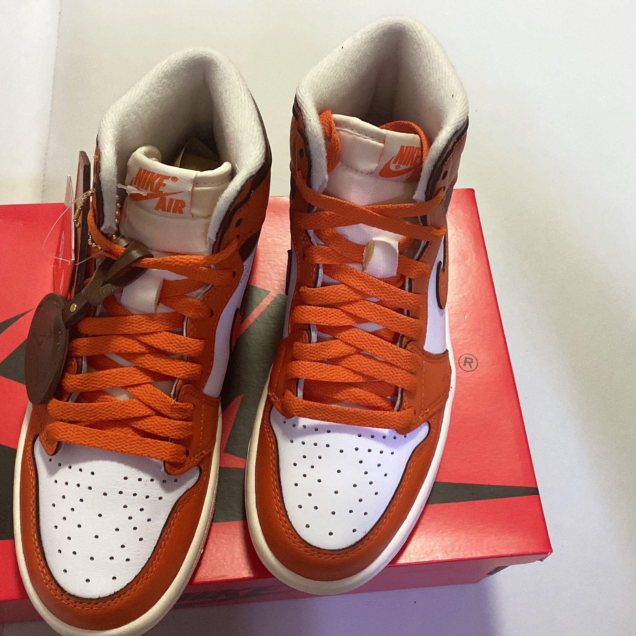 (W) Jordan 1 Retro High OG Starfish 착용 스타일 - 3