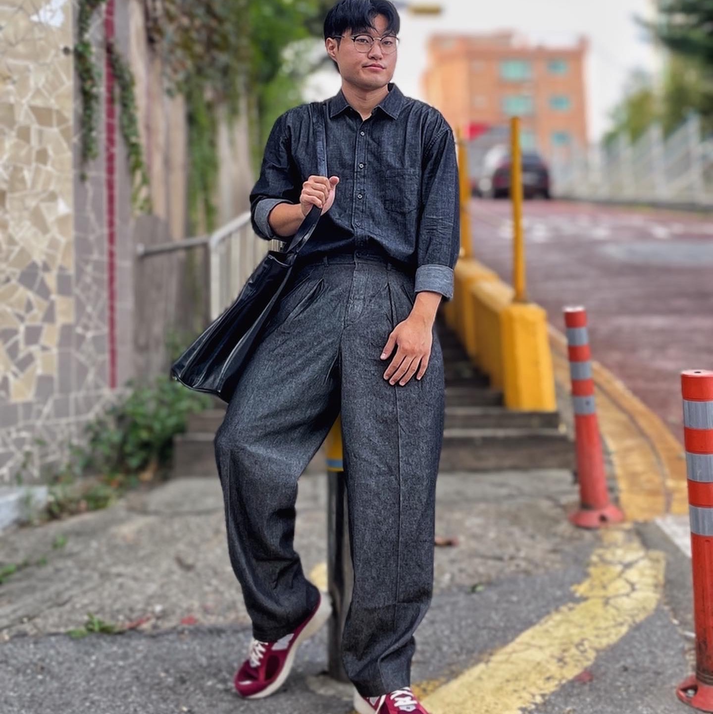 New Balance 2002R Garnet 착용 스타일