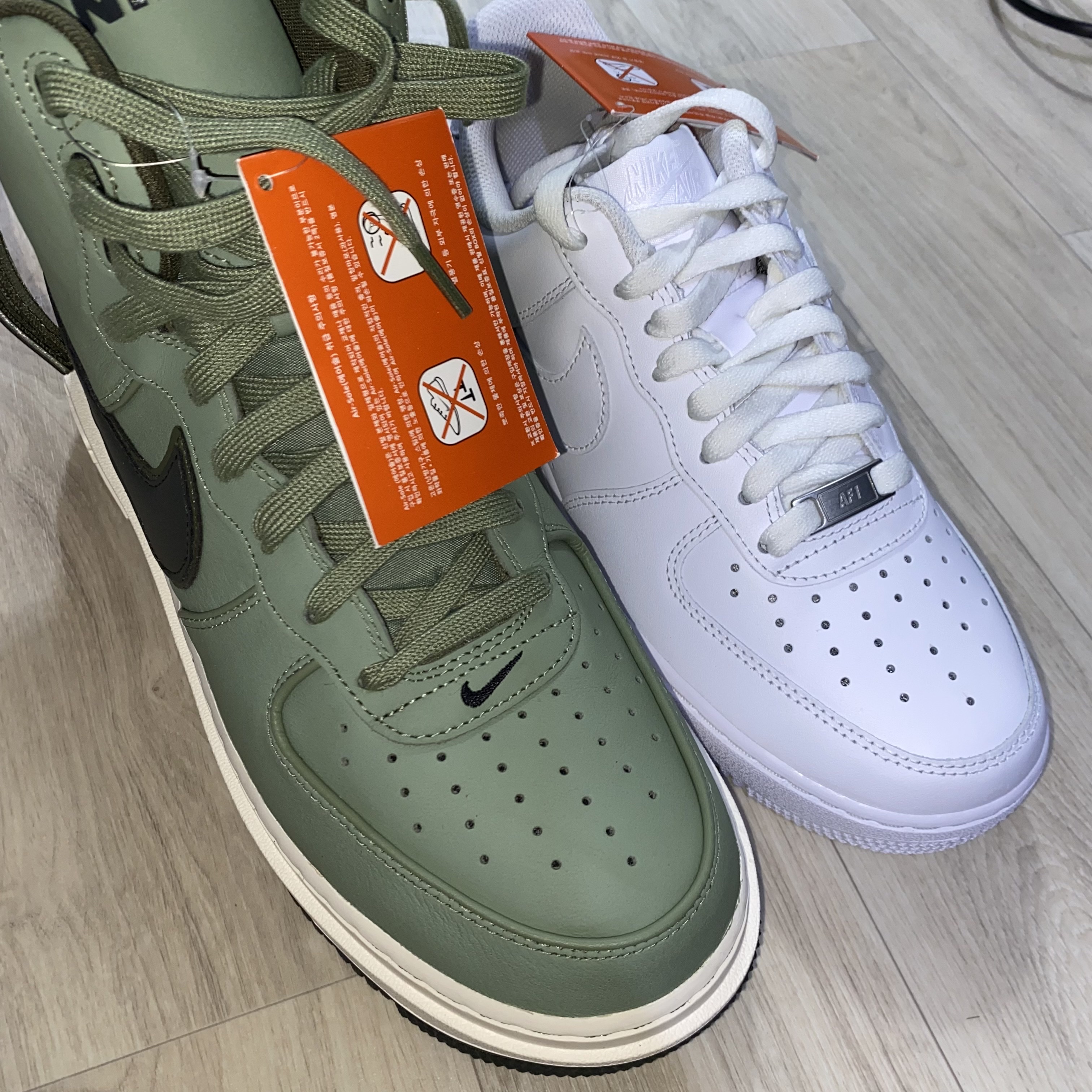 Nike Air Force 1 '07 Low White, Nike Air Force 1 Boot Oil Green 착용 스타일 - 2