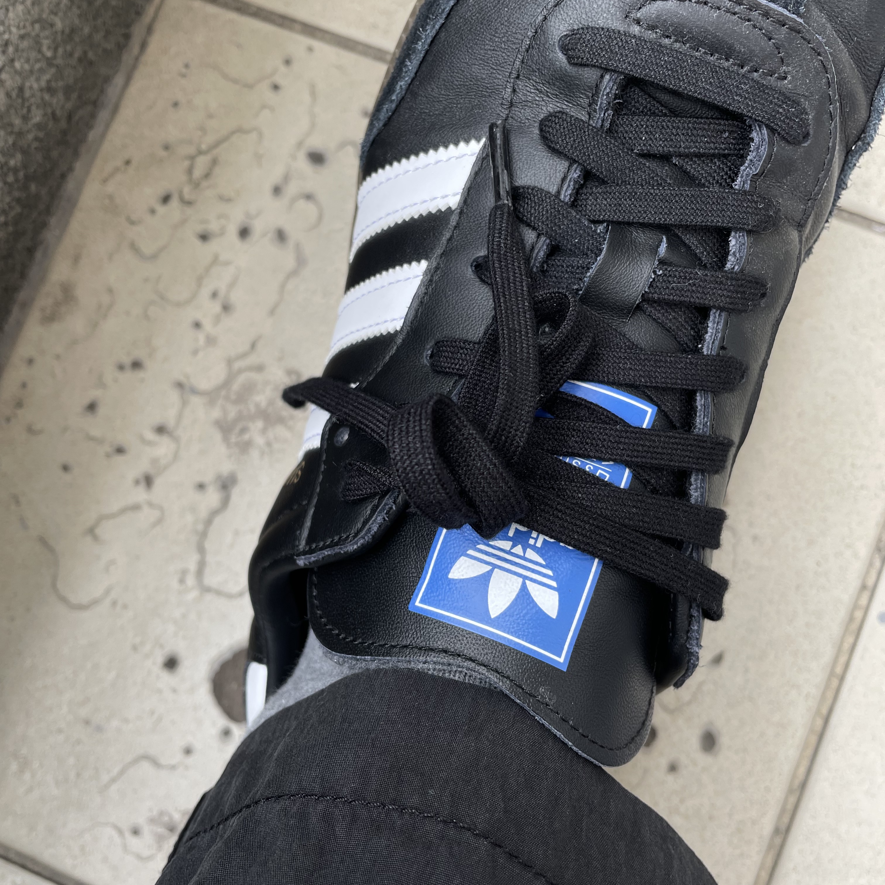 Adidas Samba OG Black White Gum 착용 스타일