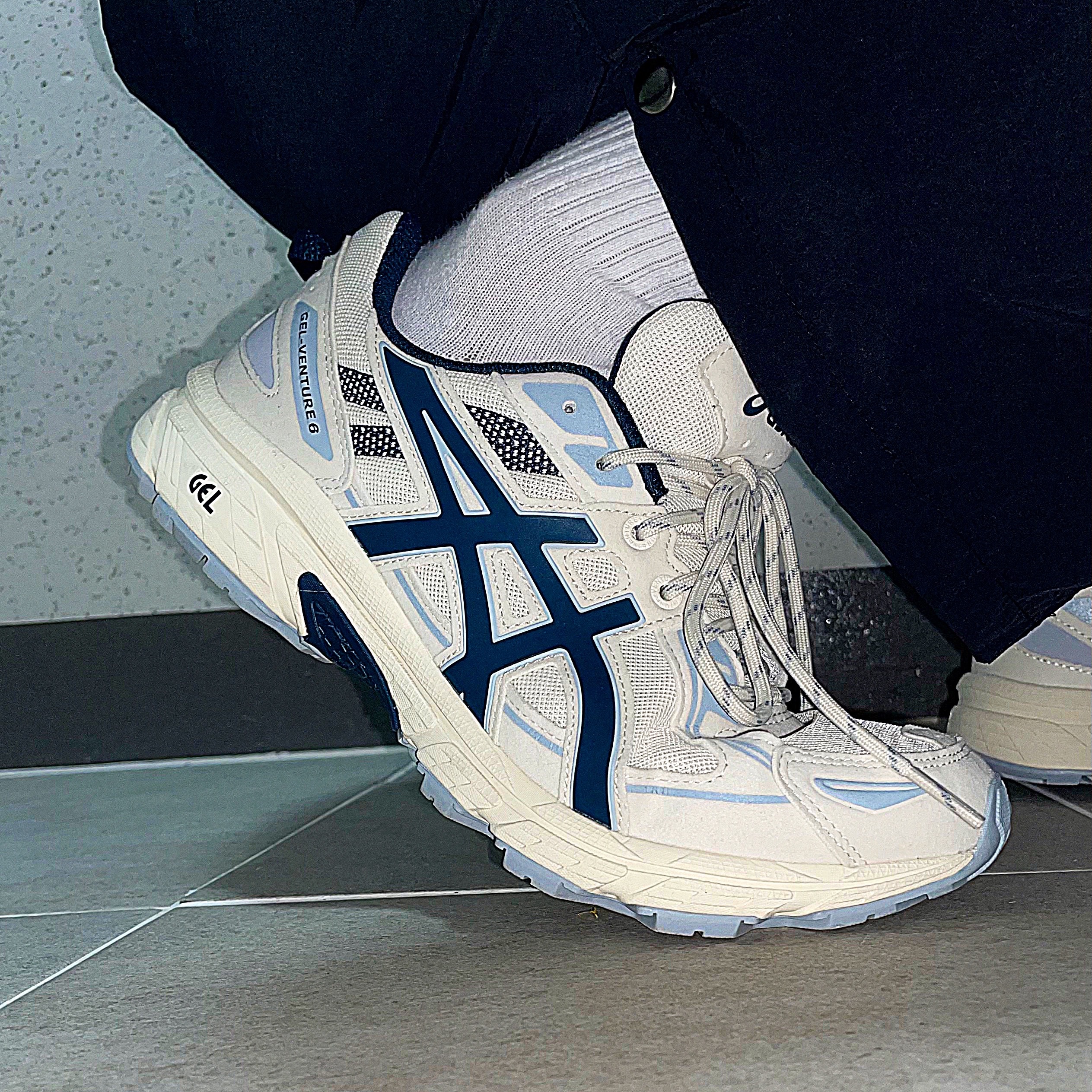 Asics Gel-Venture 6 SPS Birch French Blue 착용 스타일 - 1