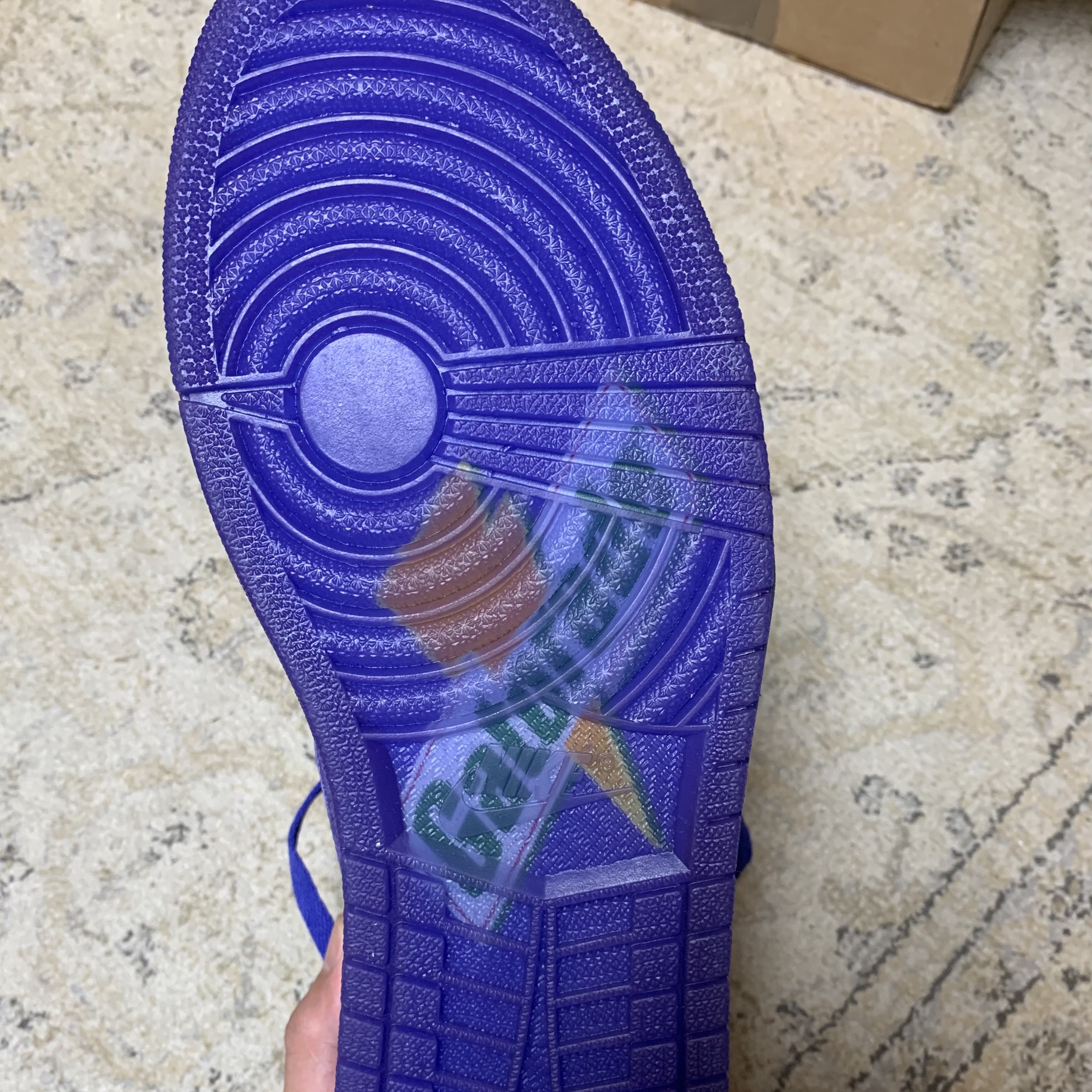 Jordan 1 Retro High Gatorade Rush Violet 착용 스타일 - 4