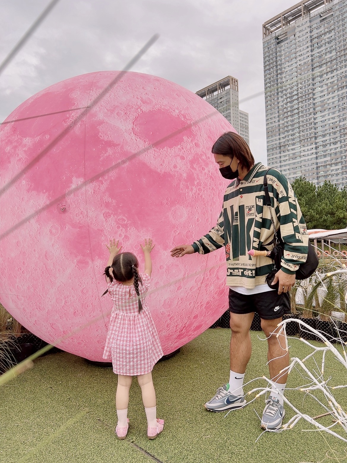 Nike x Cactus Plant Flea Market Long Sleeve Polo Natural - US/EU, Nike x Sacai x Clot LDWaffle Cool Grey 착용 스타일 - 2