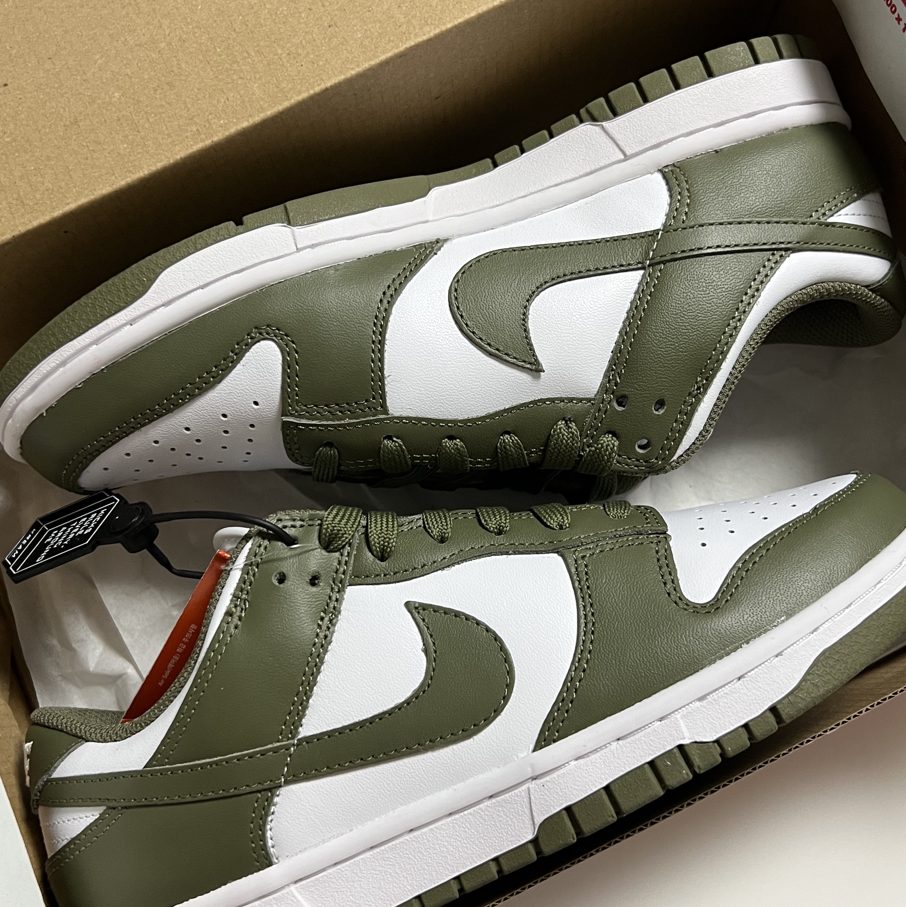 (W) Nike Dunk Low Medium Olive 착용 스타일
