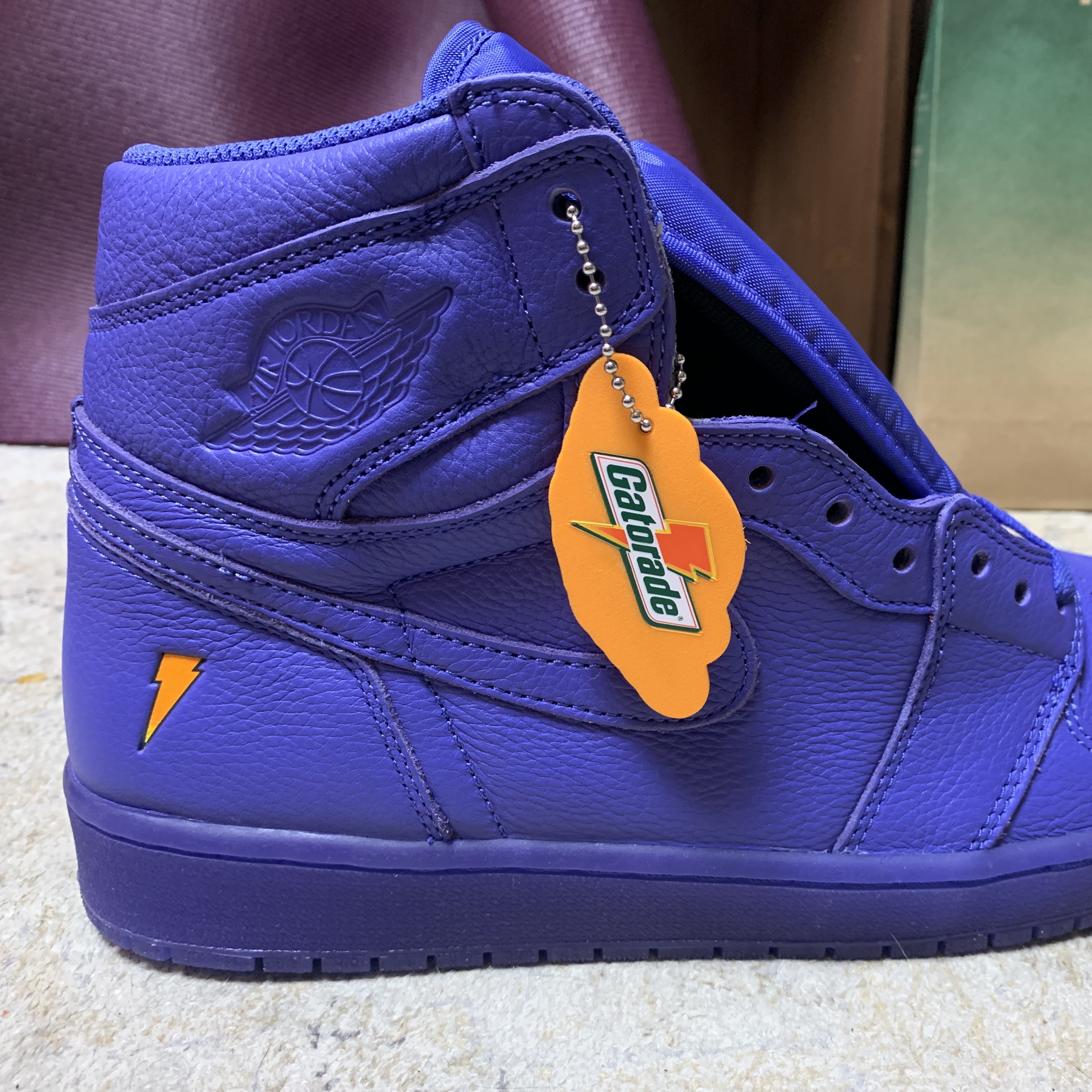 Jordan 1 Retro High Gatorade Rush Violet 착용 스타일 - 3