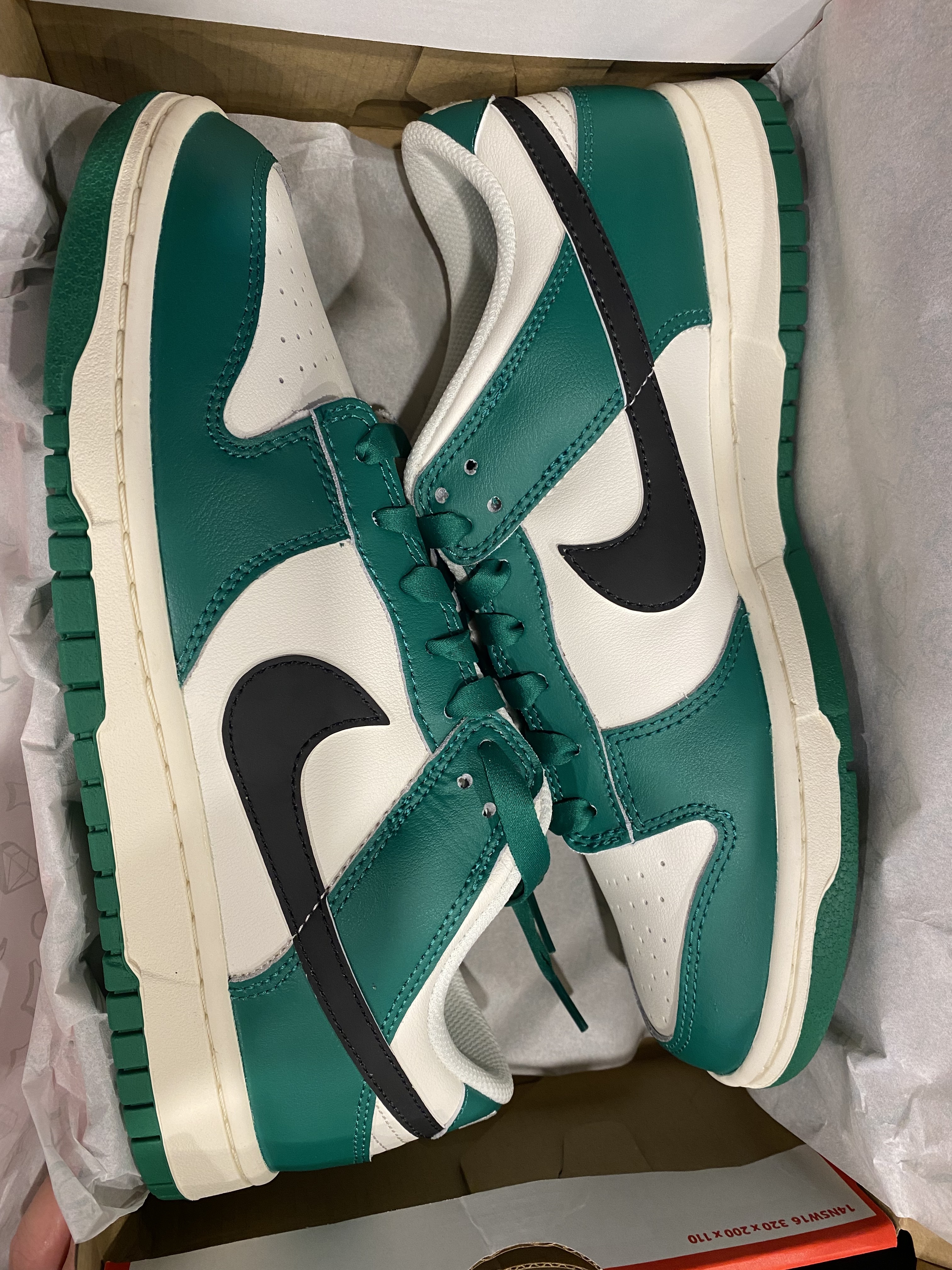 Nike Dunk Low Retro SE Jackpot Malachite 착용 스타일