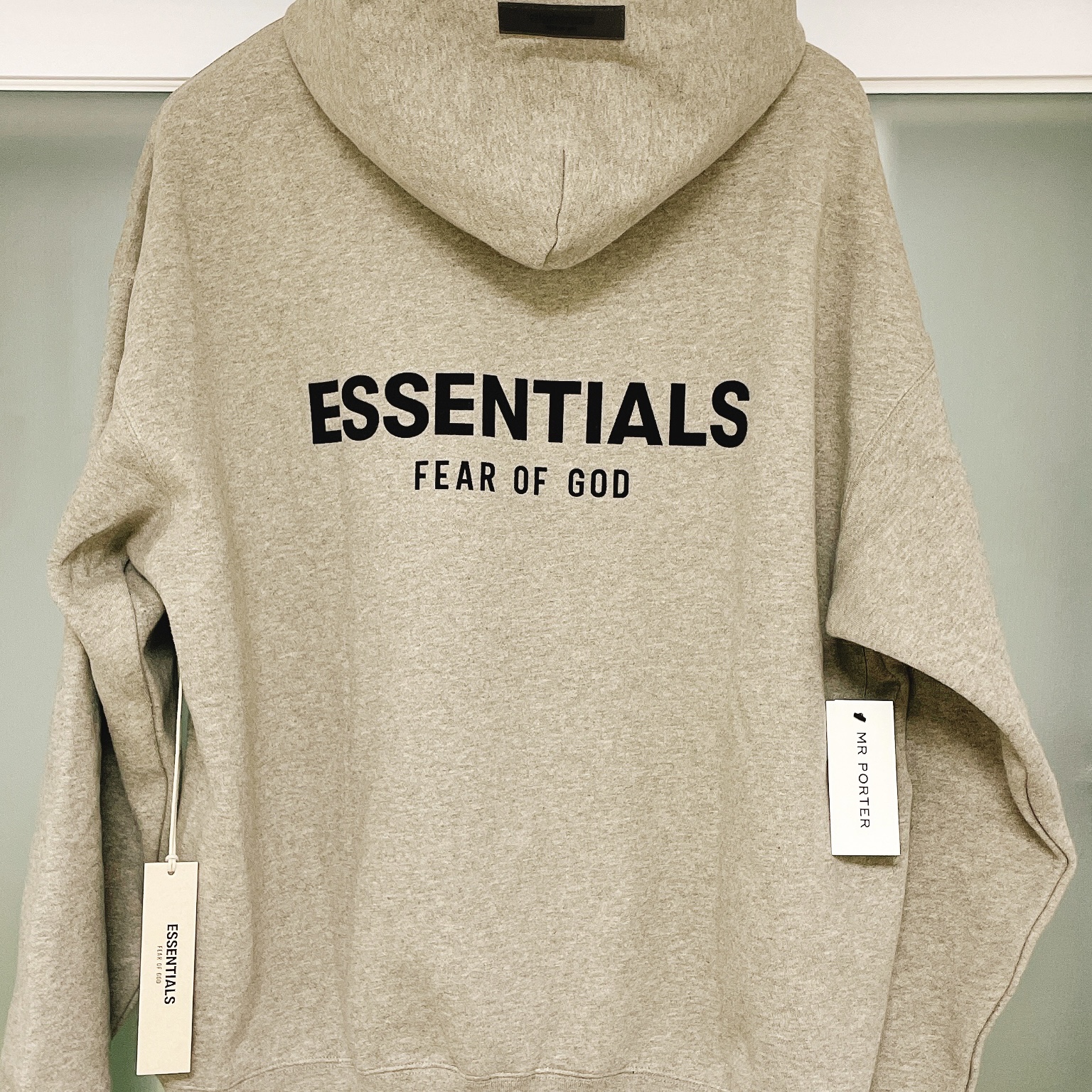 Essentials The Core Collection Hoodie Dark Oatmeal 착용 스타일