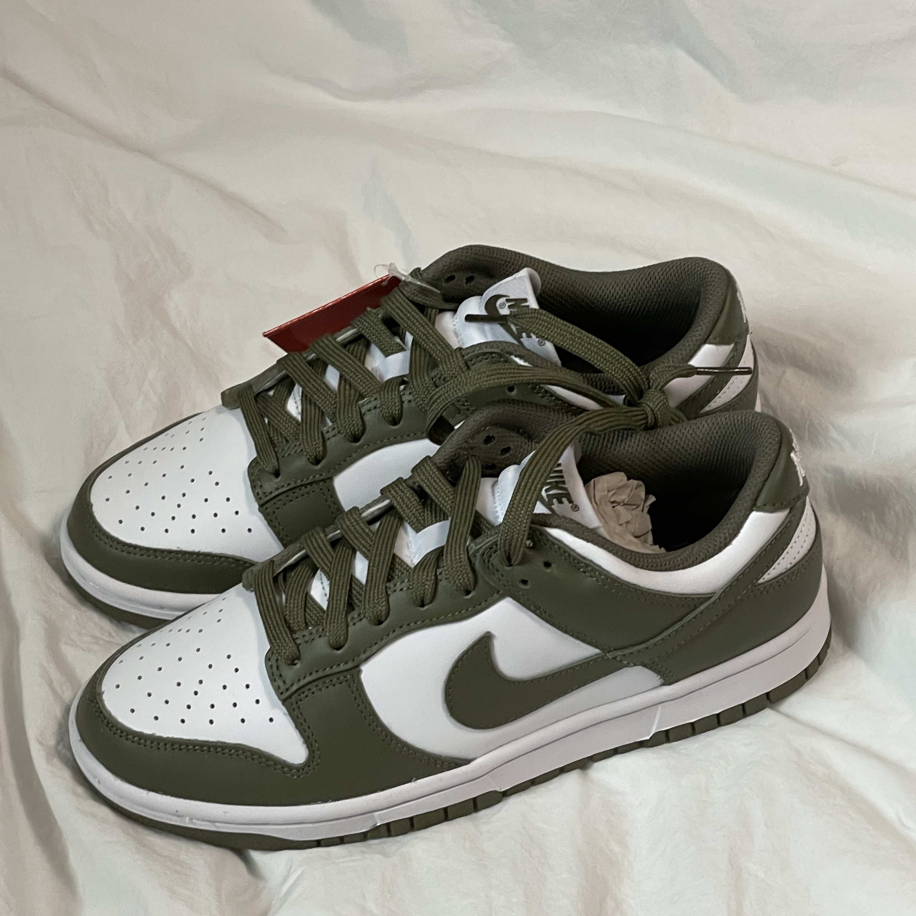 (W) Nike Dunk Low Medium Olive 착용 스타일 - 1