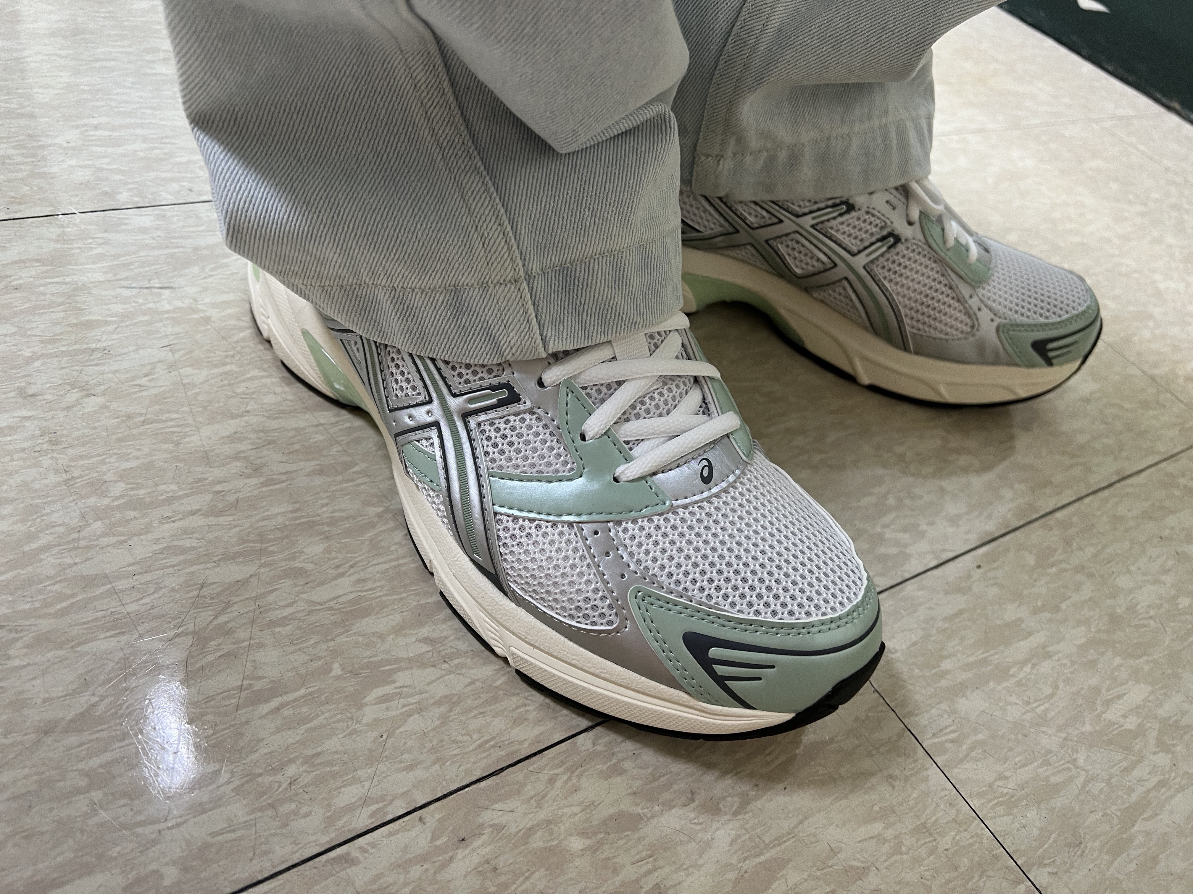 Asics x Naked Gel-1130 White Pure Silver 착용 스타일 - 2