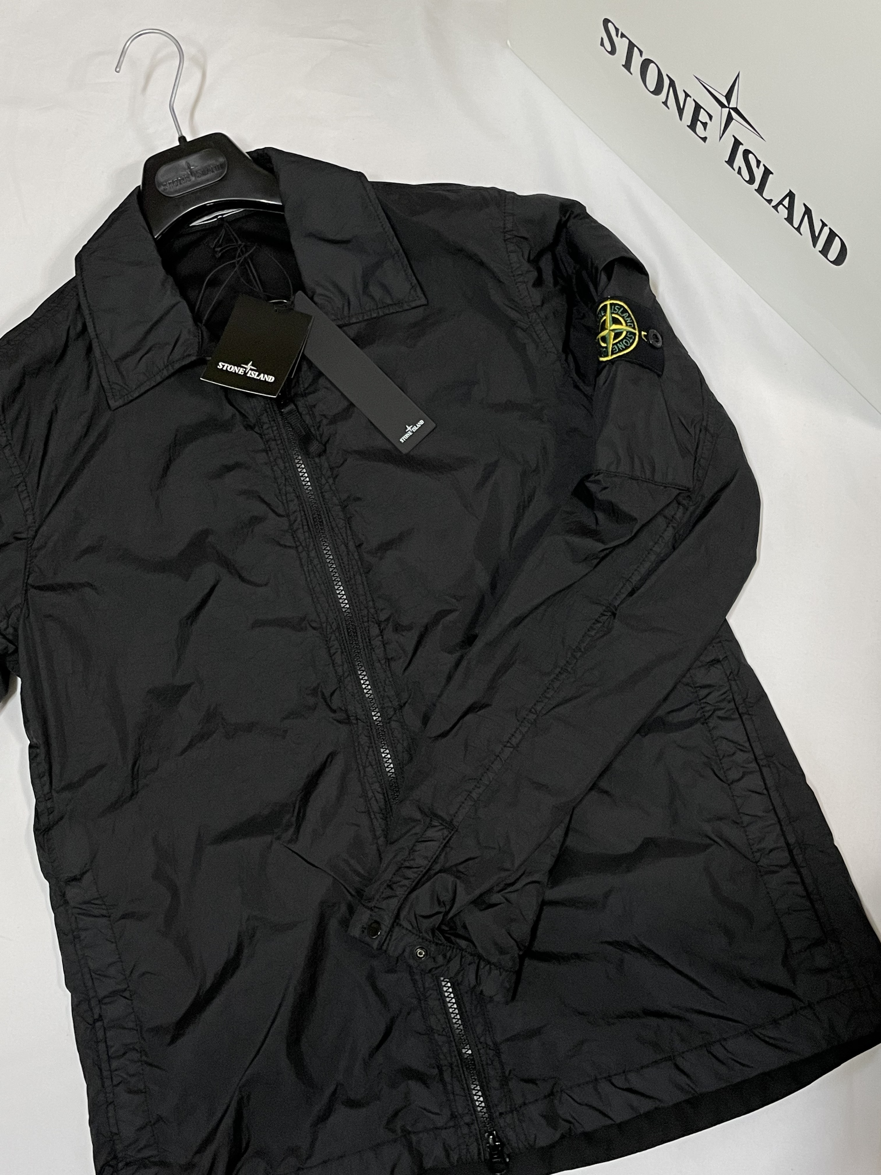 Stone Island 10223 Crinkle Reps Nylon Garment Dyed Overshirt Black - 22FW 착용 스타일