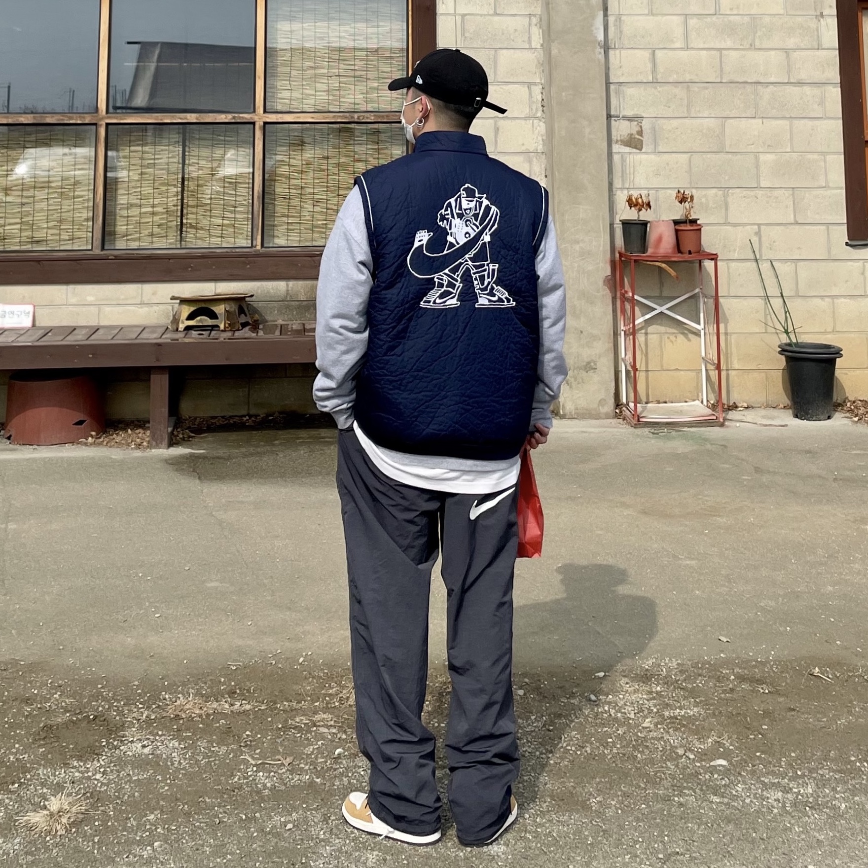 Nike x Stussy Beach Pants Off Noir, Jordan 1 Retro High Rookie of the Year 착용 스타일 - 2