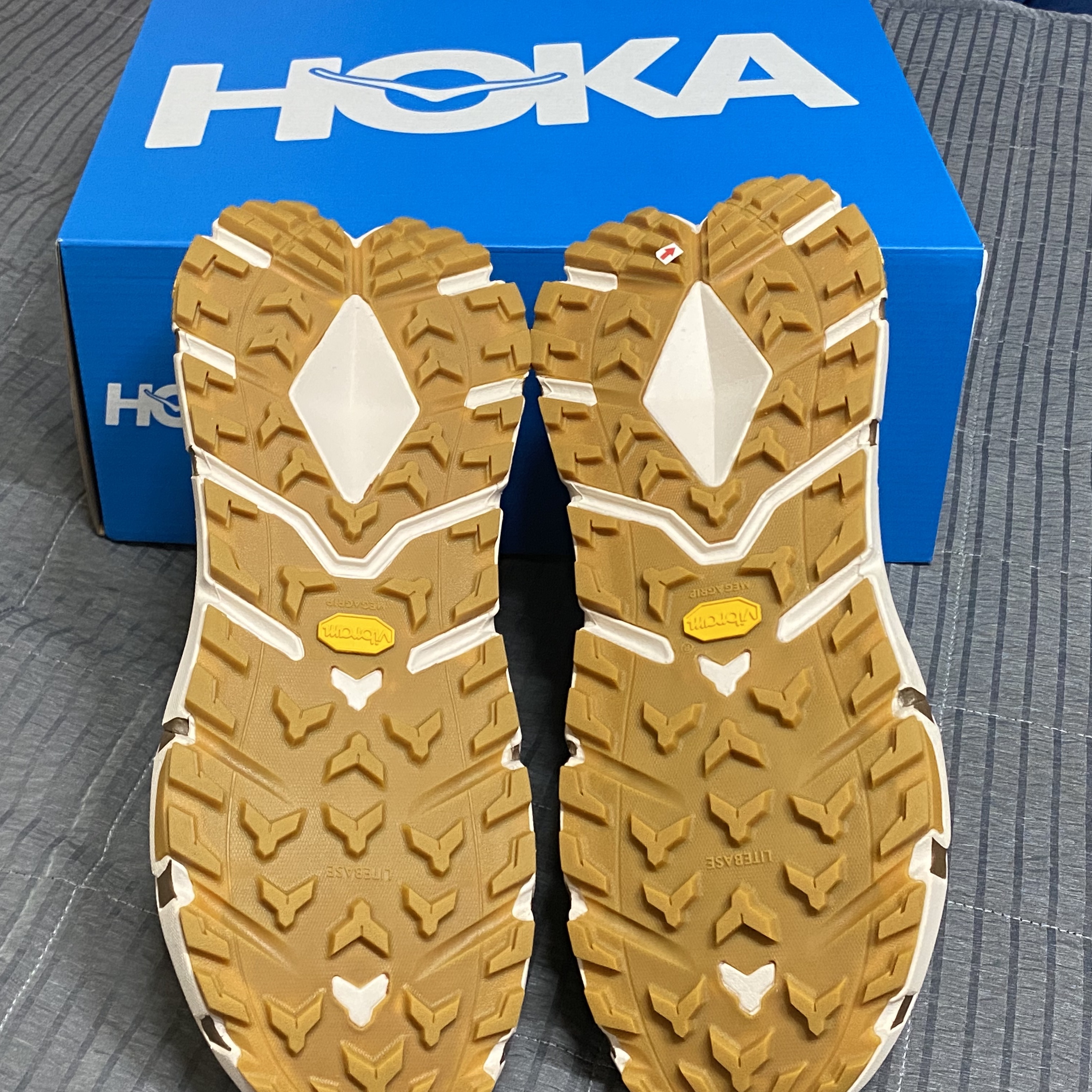 Hoka Tennine Hike Gore-Tex Shifting Sand Otter 착용 스타일 - 3