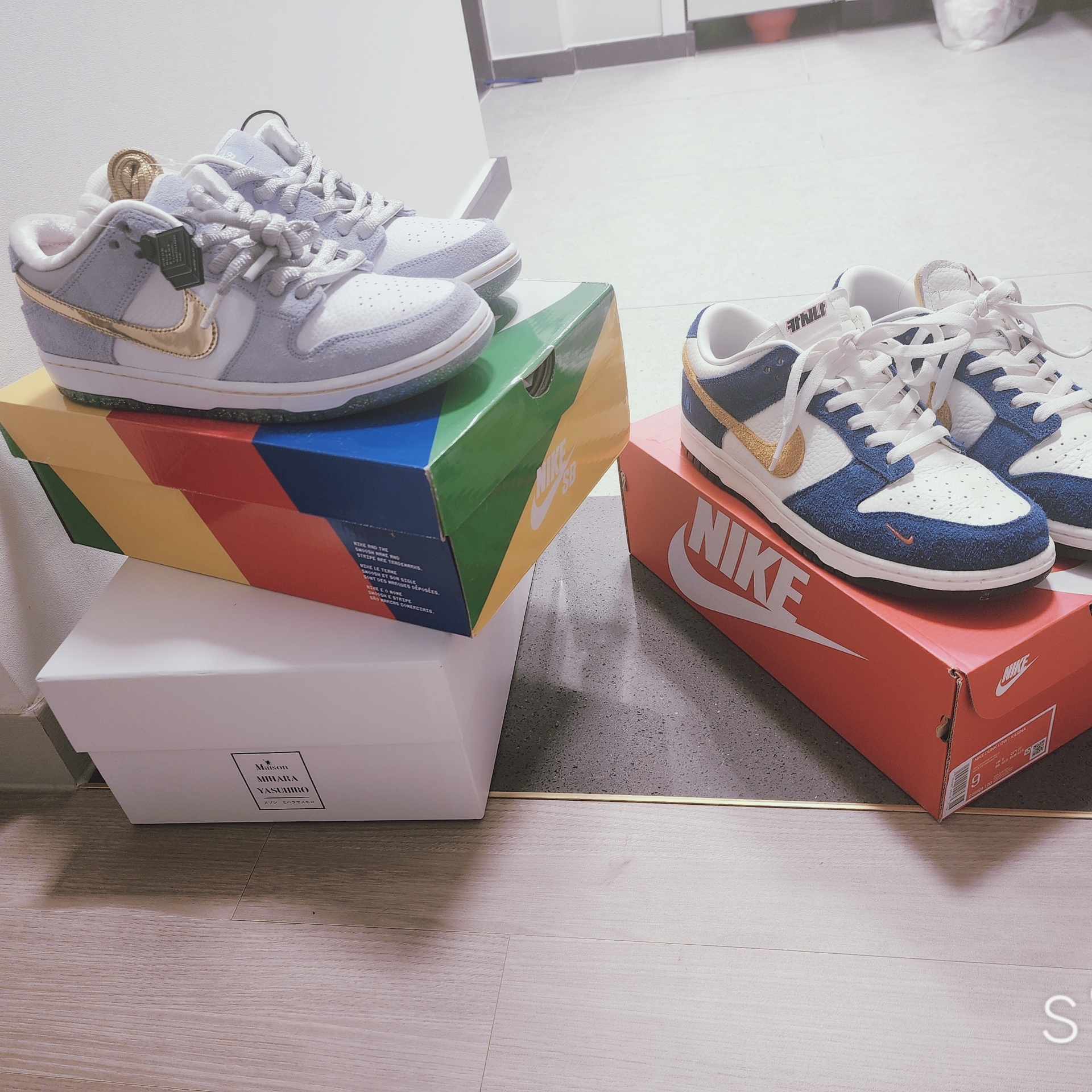 Nike x Kasina Dunk Low 80's Bus, Nike x Sean Cliver SB Dunk Low Holiday Special 착용 스타일
