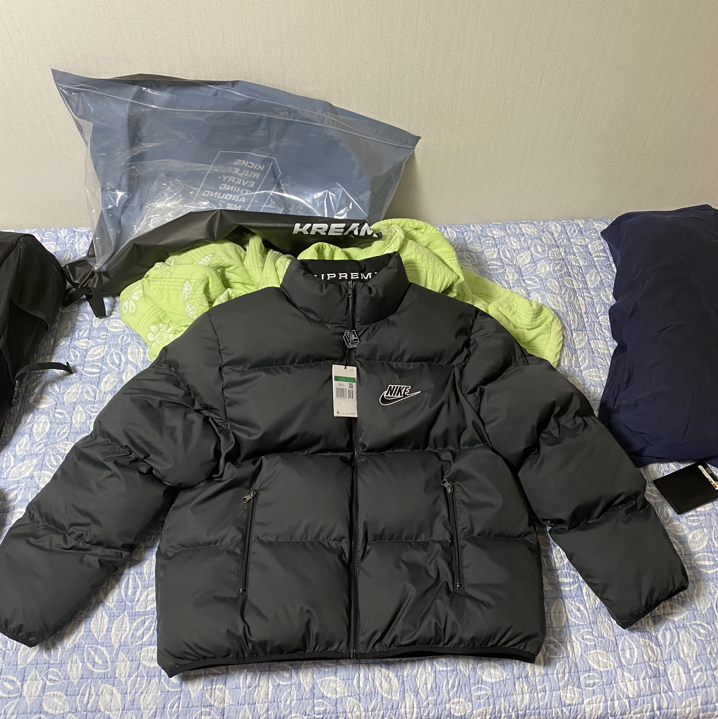 Supreme x Nike Reversible Puffy Jacket Black - 21SS 착용 스타일 - 2