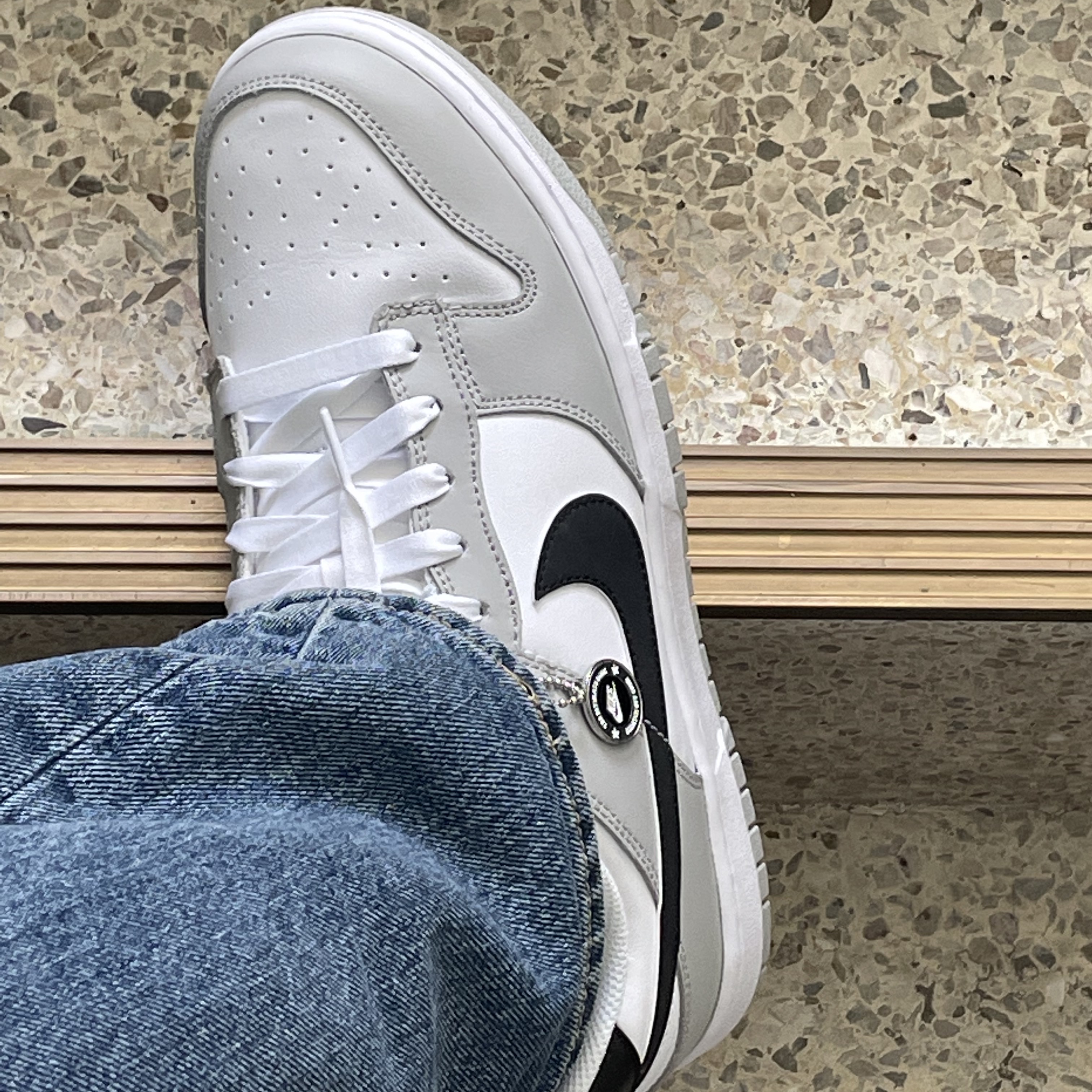 Nike Dunk Low Retro SE Jackpot Grey Fog 착용 스타일