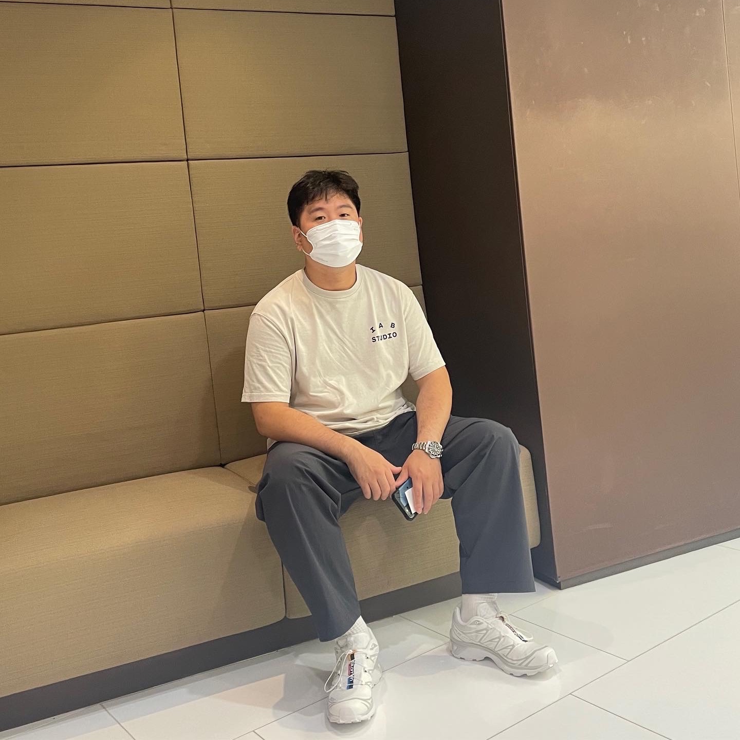 Salomon XT-6 ADV White, IAB Studio Pigment T-Shirt Oatmeal 착용 스타일
