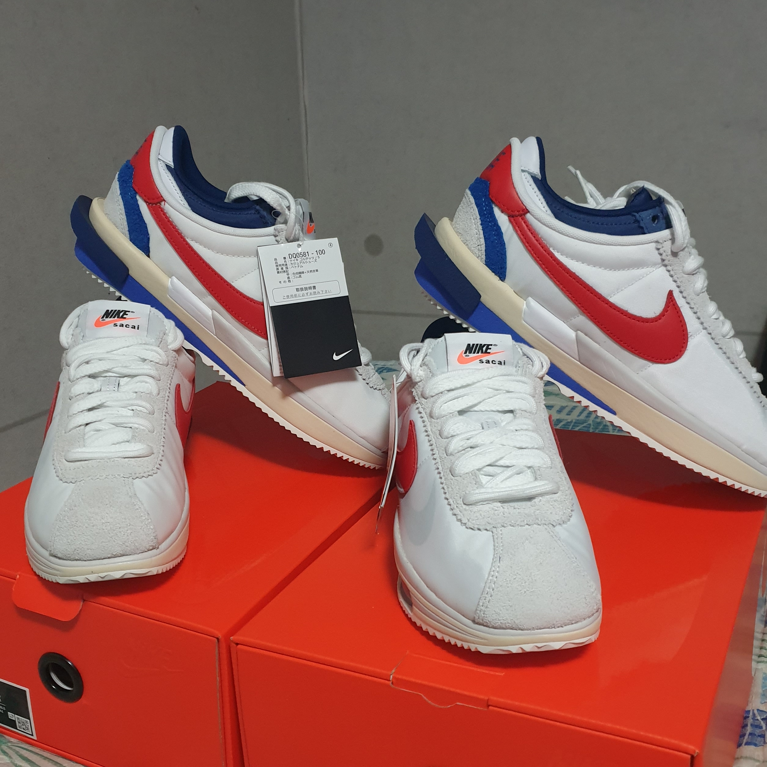 Nike x Sacai Zoom Cortez SP White and University Red 착용 스타일