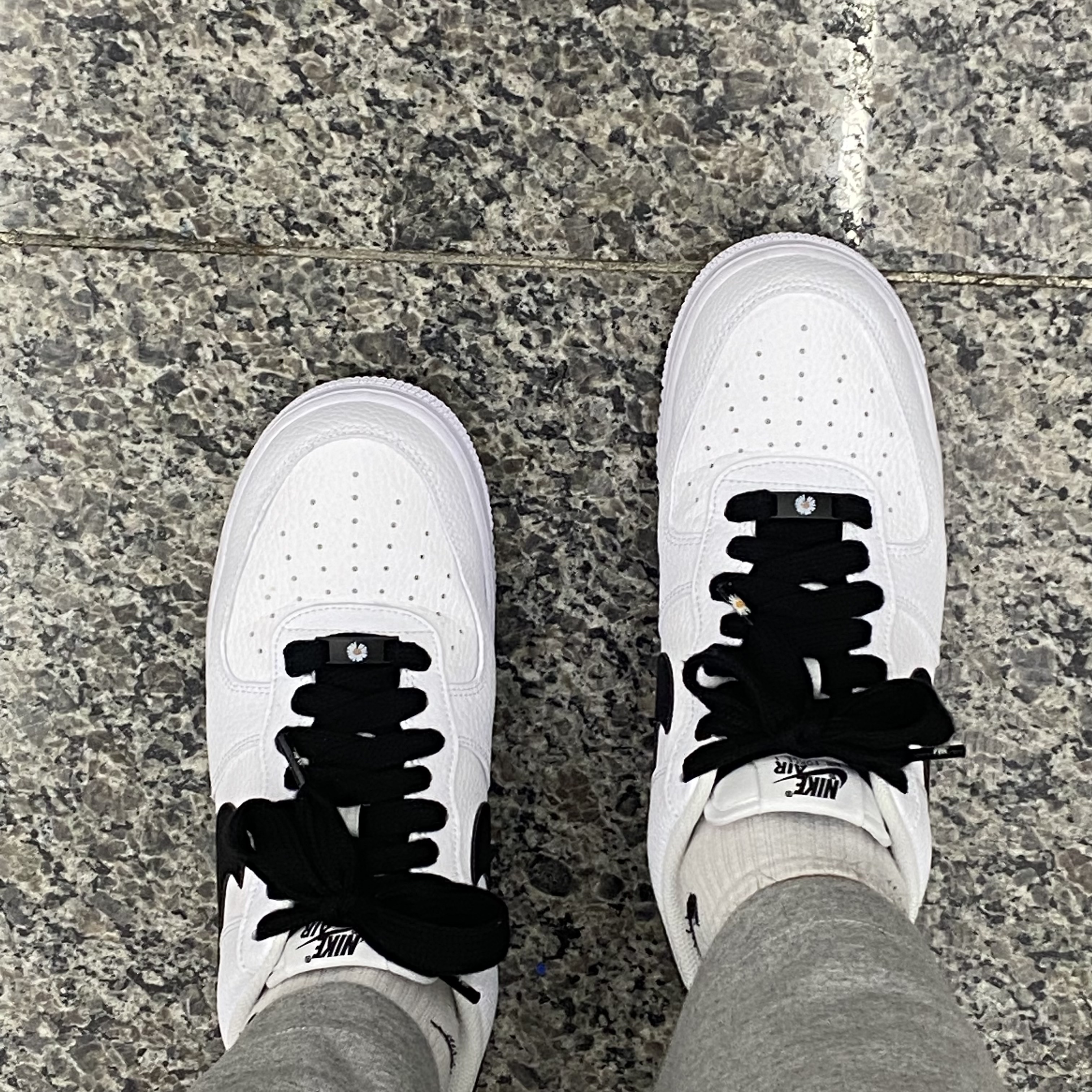 Nike Air Force 1 '07 White Black 착용 스타일