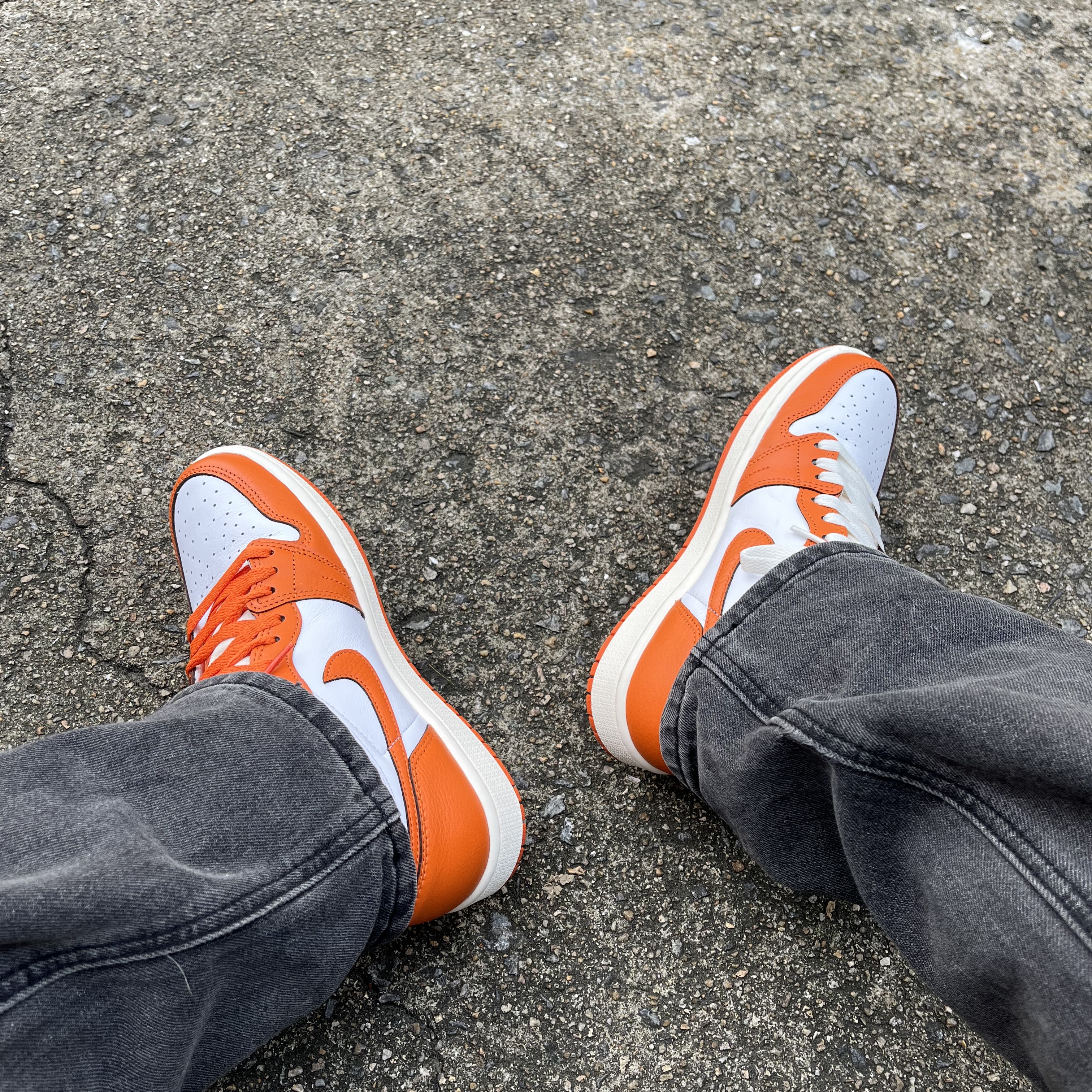 (W) Jordan 1 Retro High OG Starfish 착용 스타일
