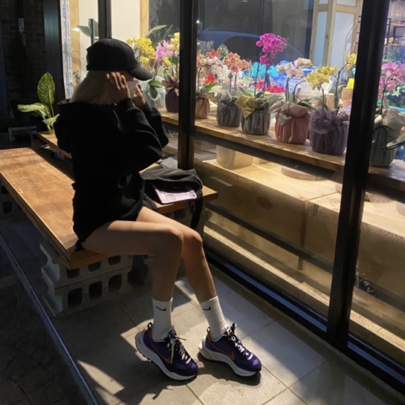 Nike x Sacai VaporWaffle Dark Iris 착용 스타일 - 1