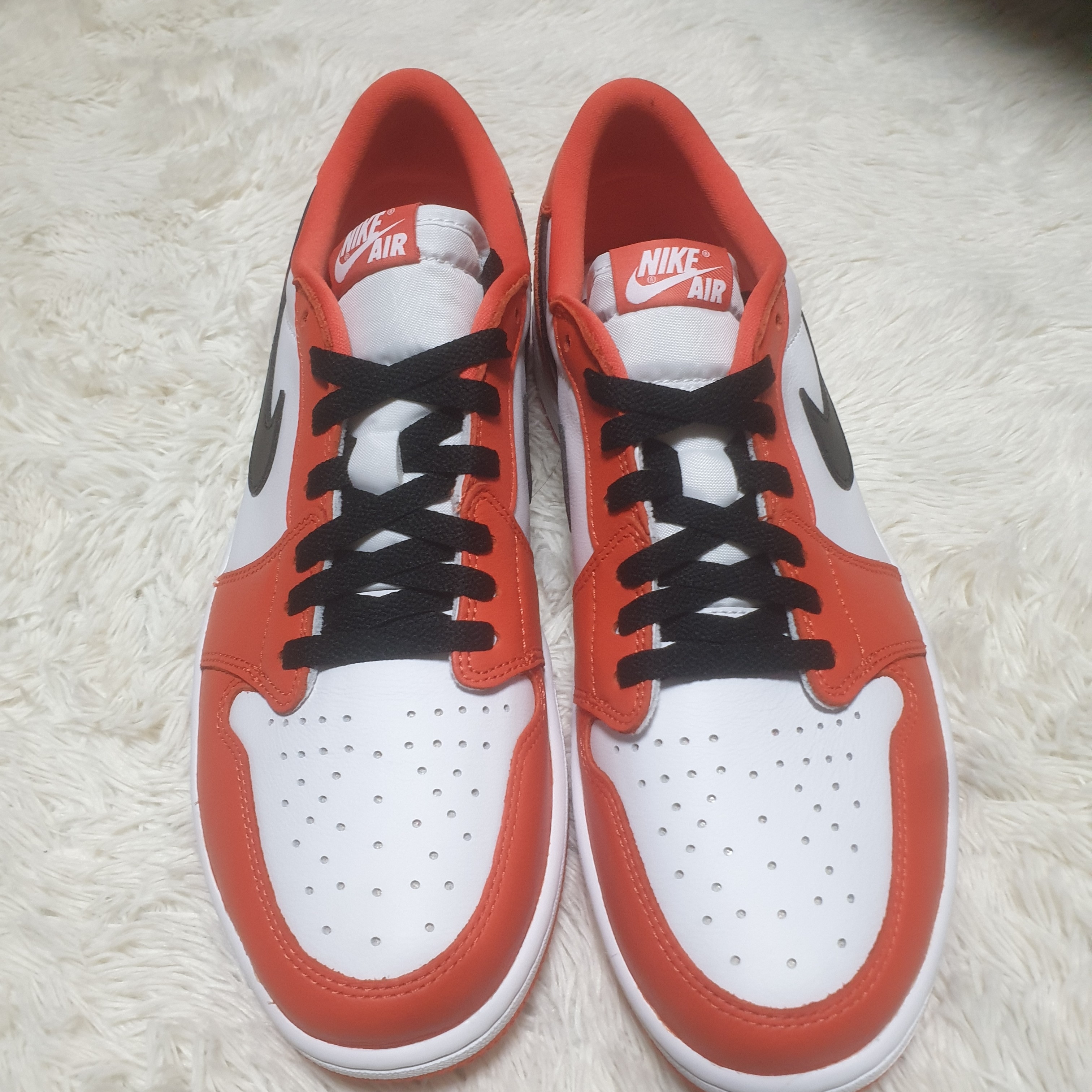 Jordan 1 Low OG Starfish 착용 스타일 - 1