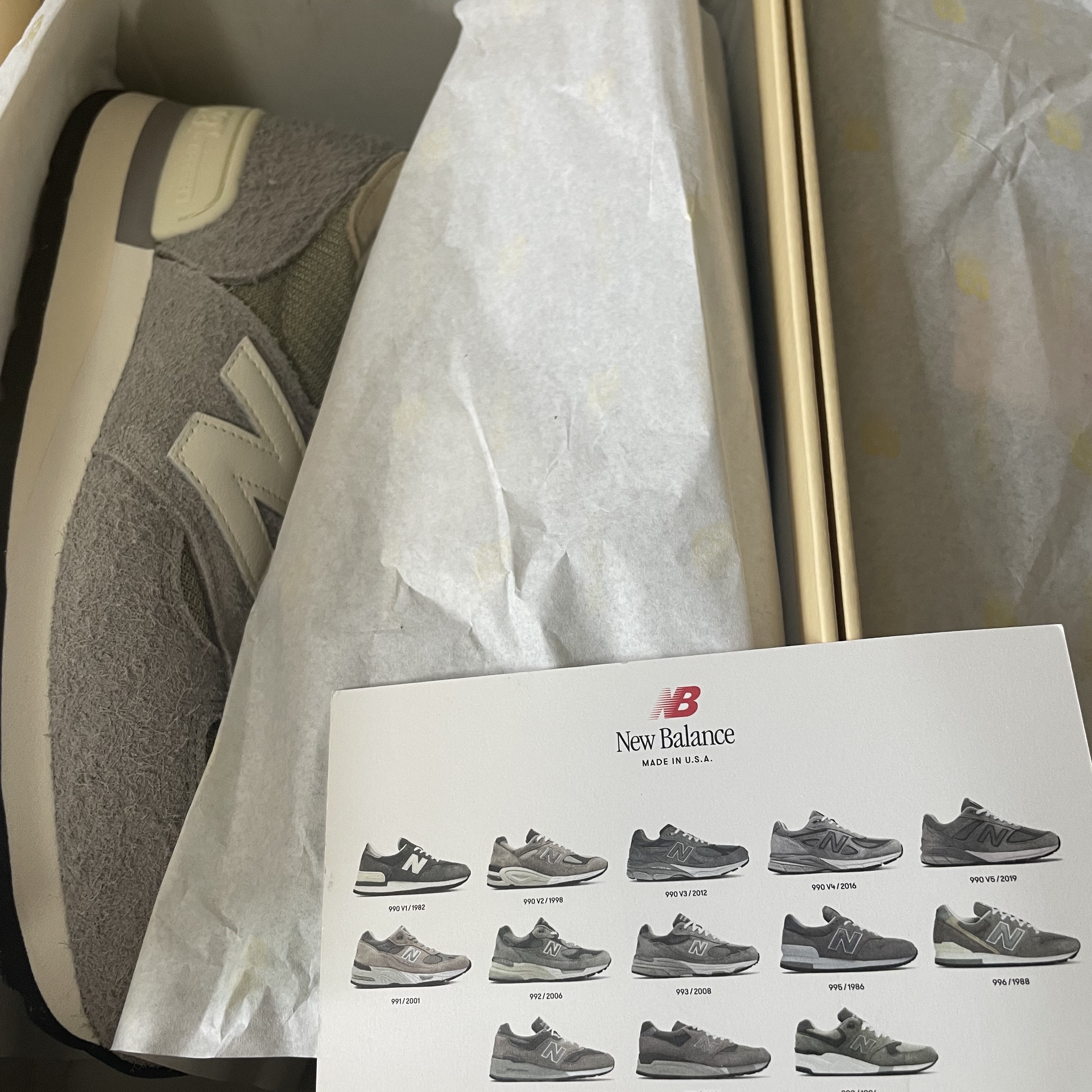 New Balance 990v1 Made in USA Marblehead Incense 착용 스타일