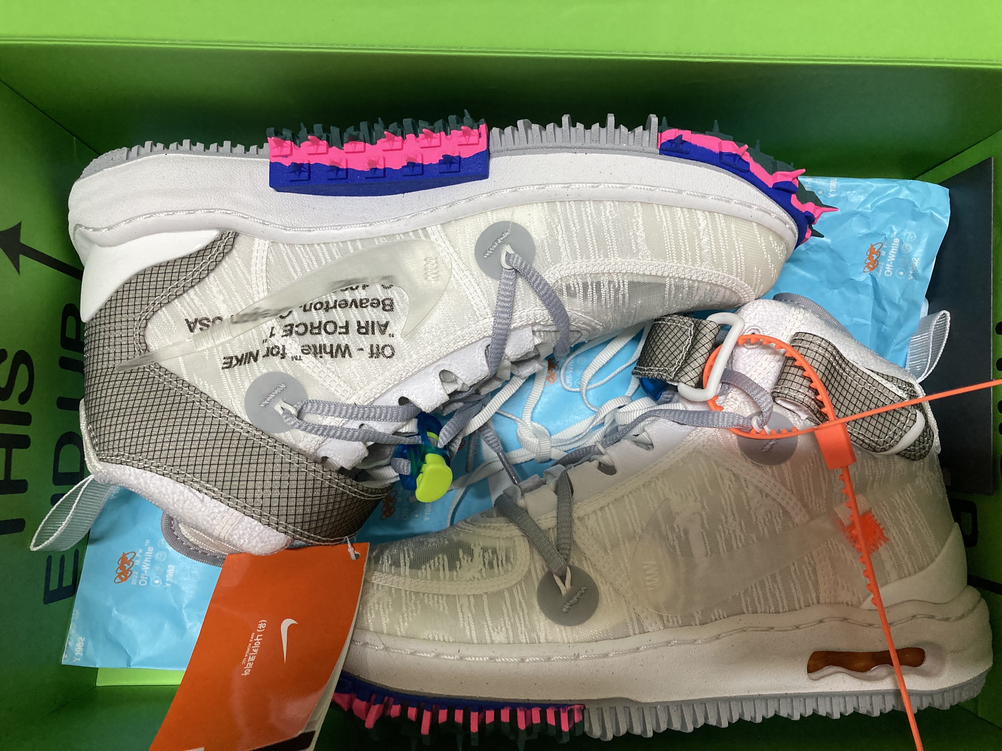 Nike x Off-White Air Force 1 Mid SP White 착용 스타일 - 2