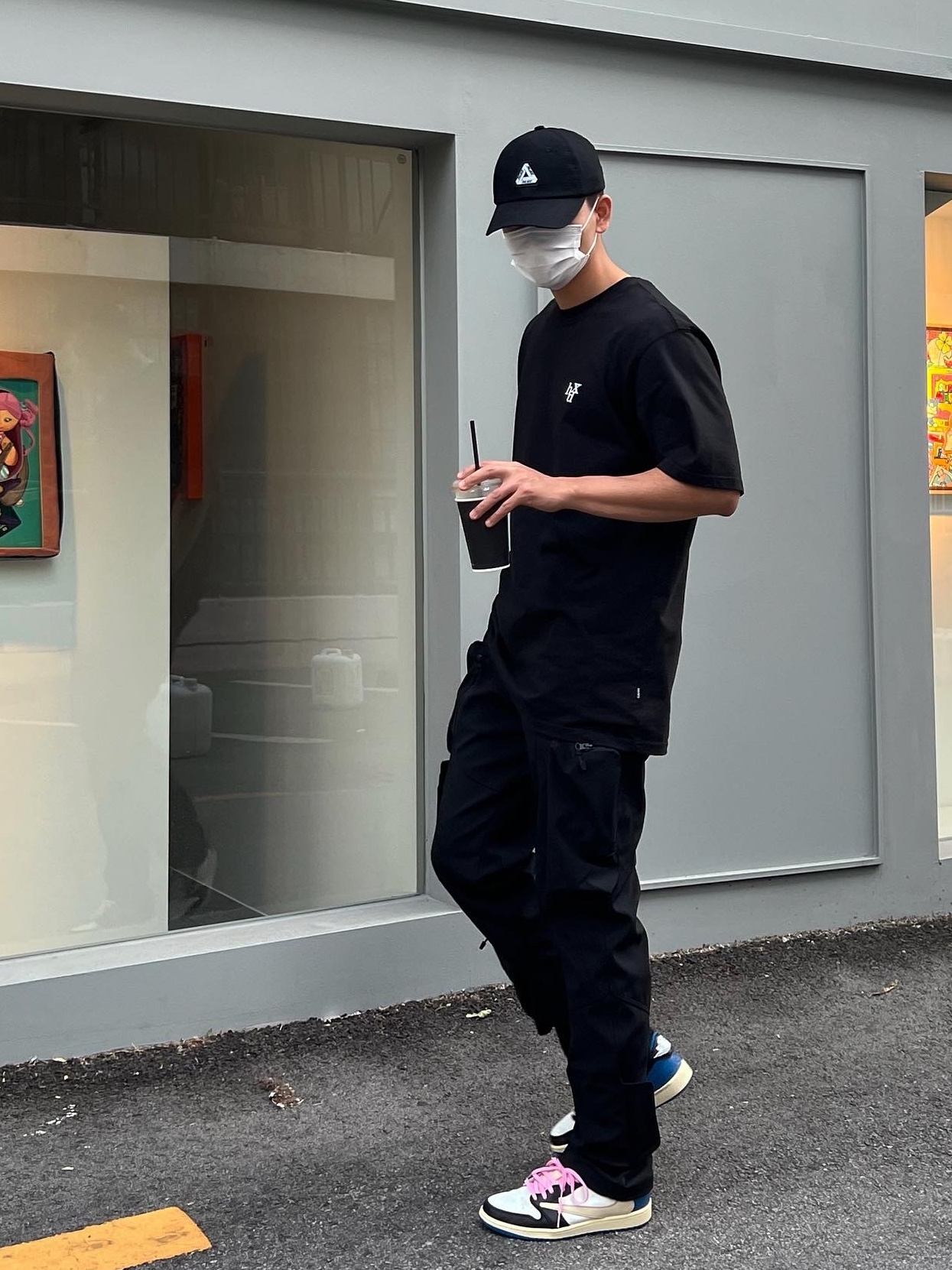 Palace Tri-Ferg Patch 6-Panel Black - 21FW, Jordan 1 x Travis Scott x Fragment Retro Low OG SP Military Blue 착용 스타일