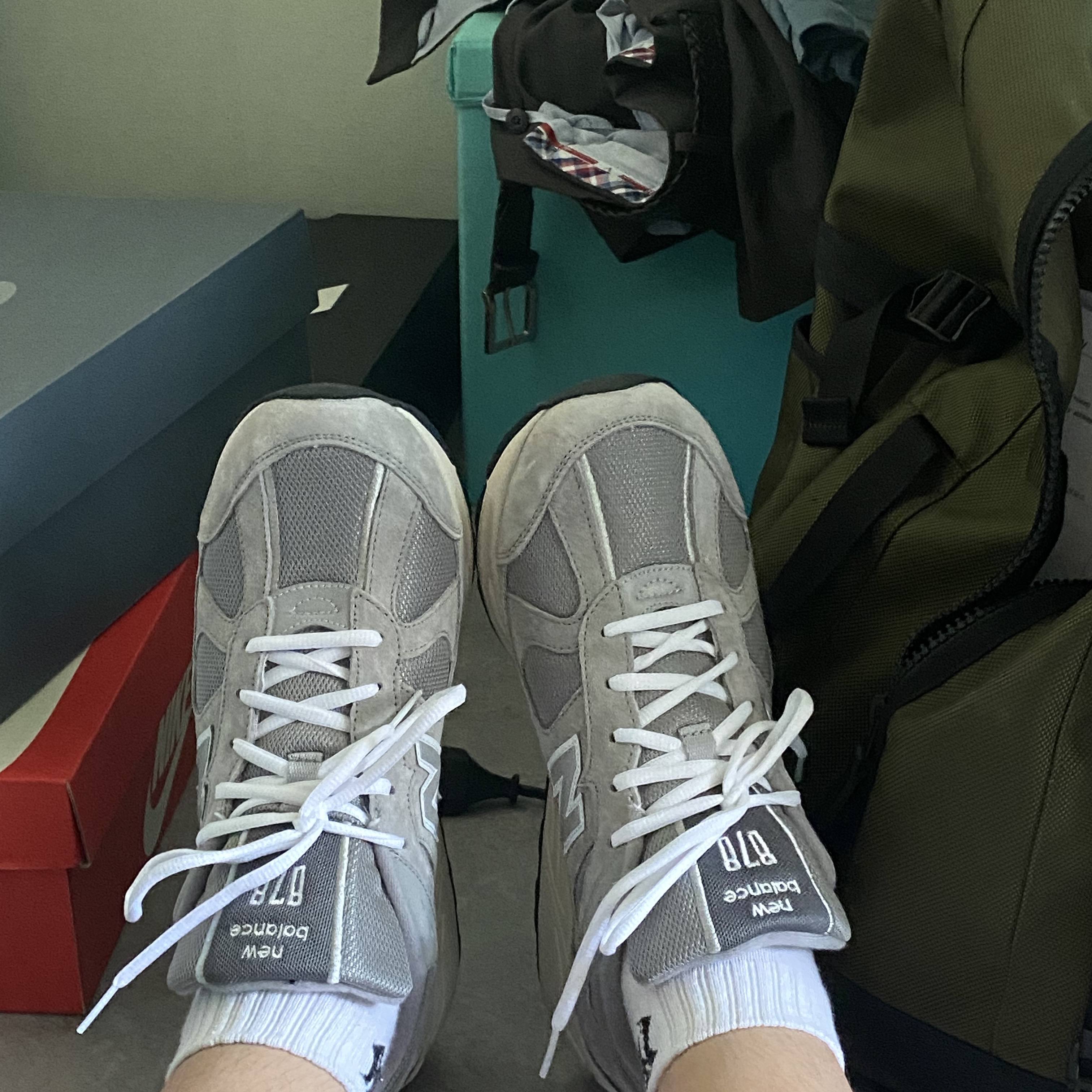 New Balance 878 Gray 착용 스타일