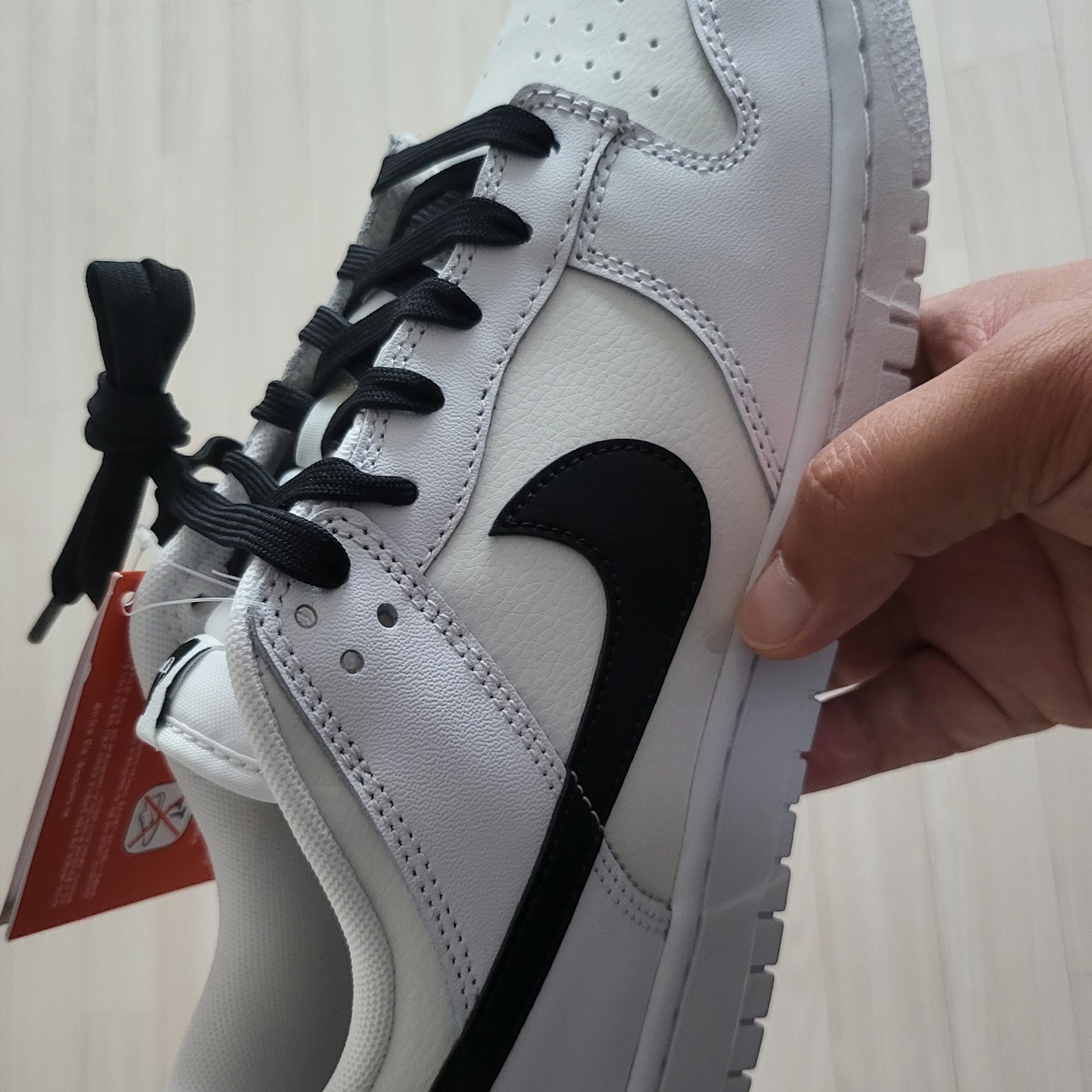 Nike Dunk Low Retro Summit White 착용 스타일 - 1