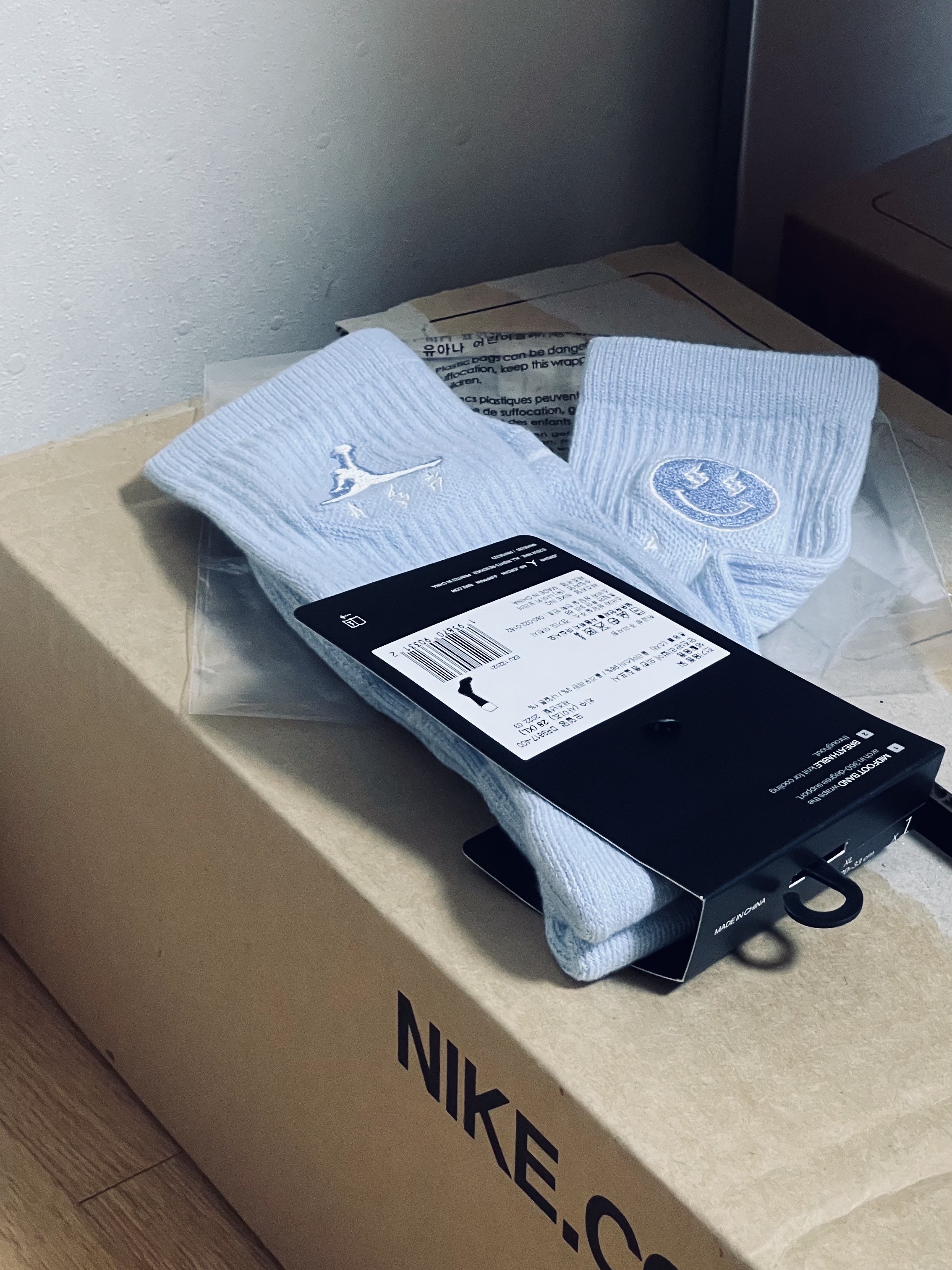 Jordan x J Balvin Legacy Energy Crew Socks Celestine Blue 착용 스타일