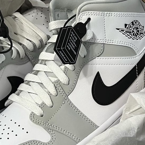 (W) Jordan 1 Mid Grey Fog 착용 스타일 - 2