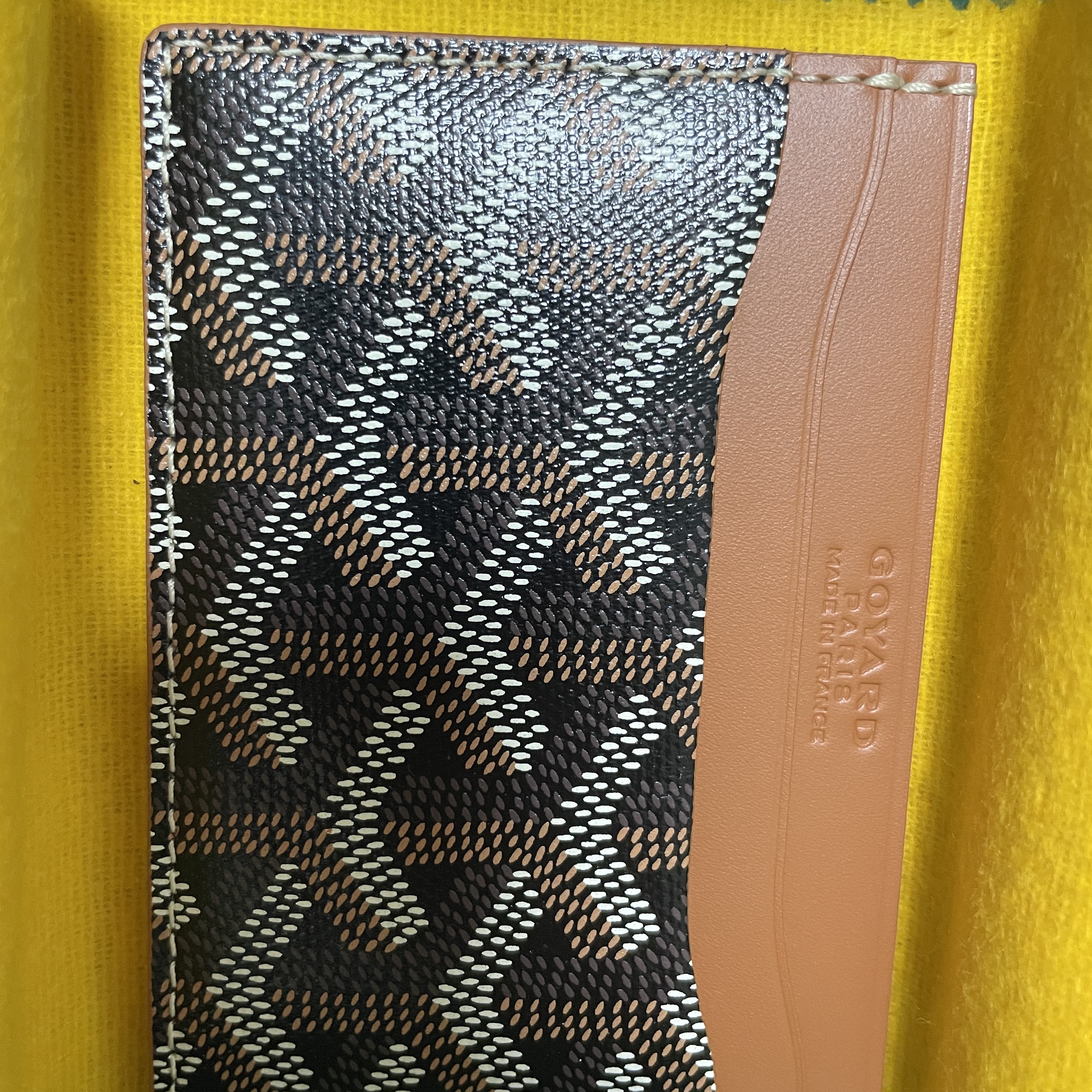 Goyard Saint Sulpice Card Holder Noir Tan 착용 스타일