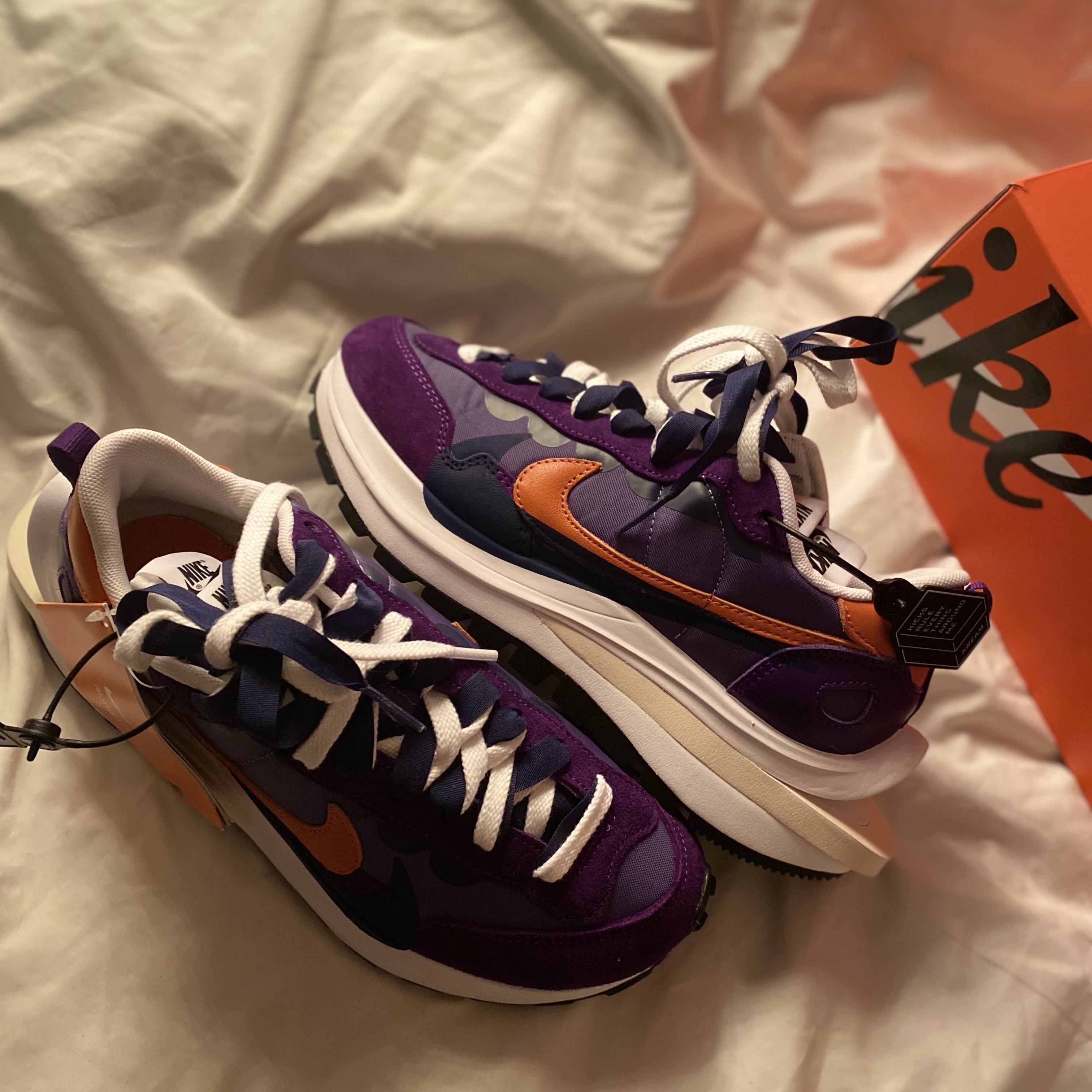 Nike x Sacai VaporWaffle Dark Iris 착용 스타일 - 2