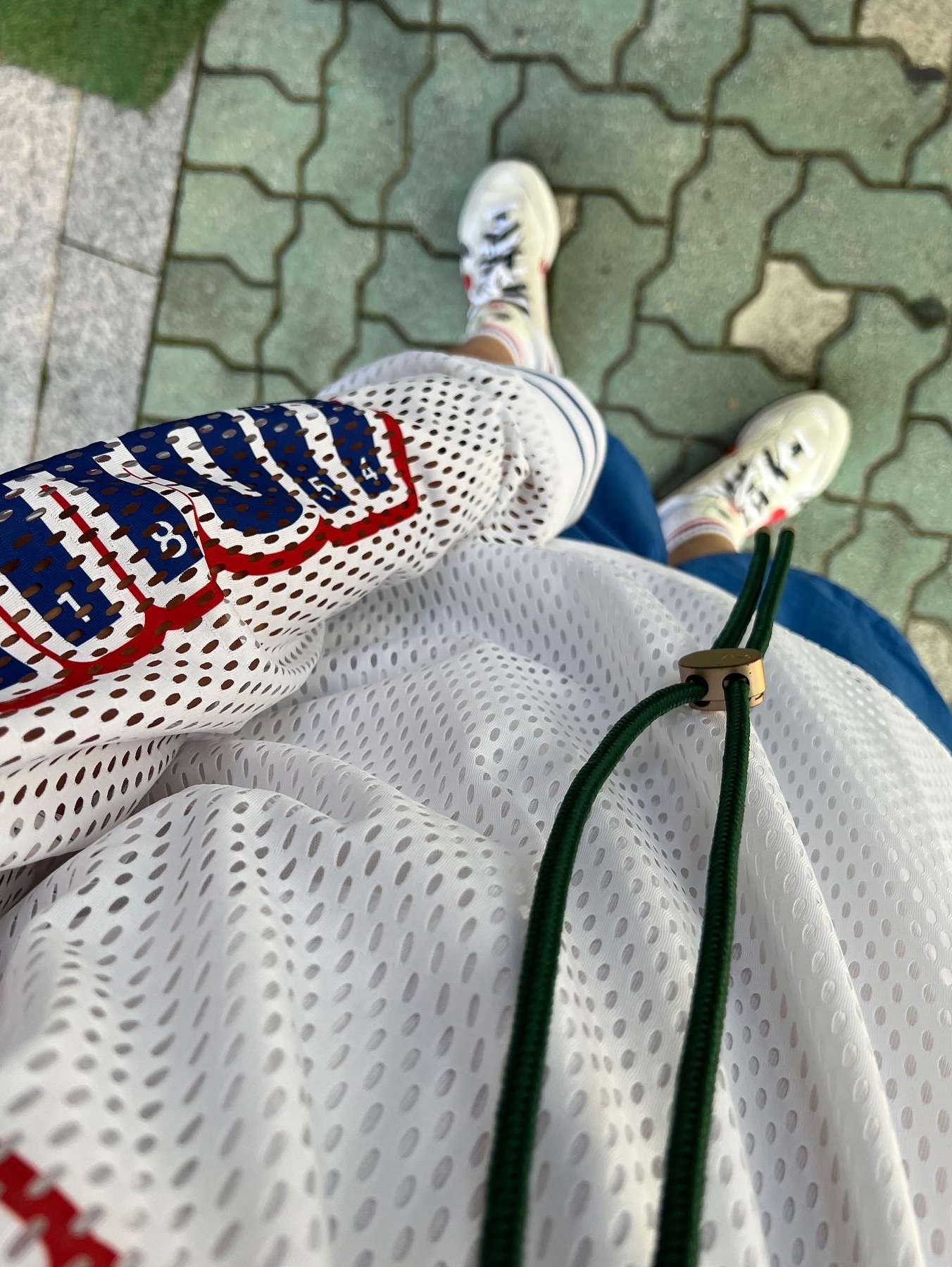 Nike x Sacai VaporWaffle Royal Fuchsia 착용 스타일 - 3