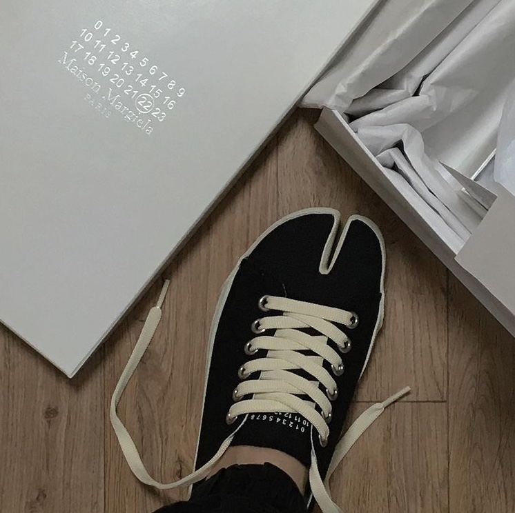 Maison Margiela Tabi Low Black 착용 스타일