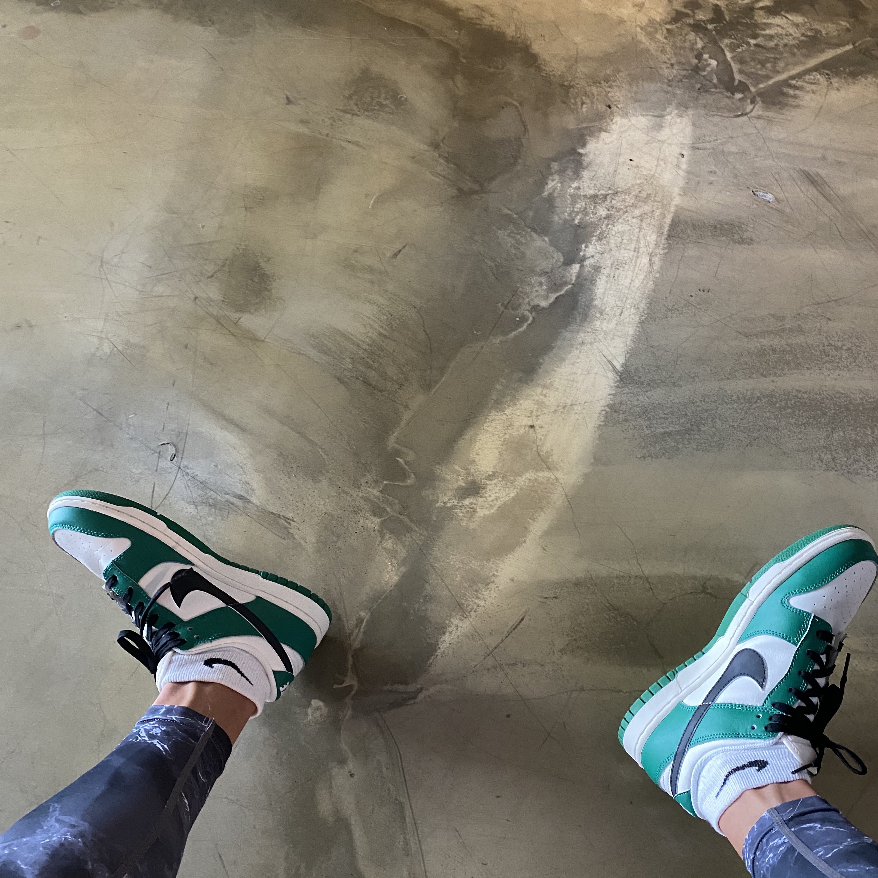 Nike Dunk Low Retro SE Jackpot Malachite 착용 스타일 - 3