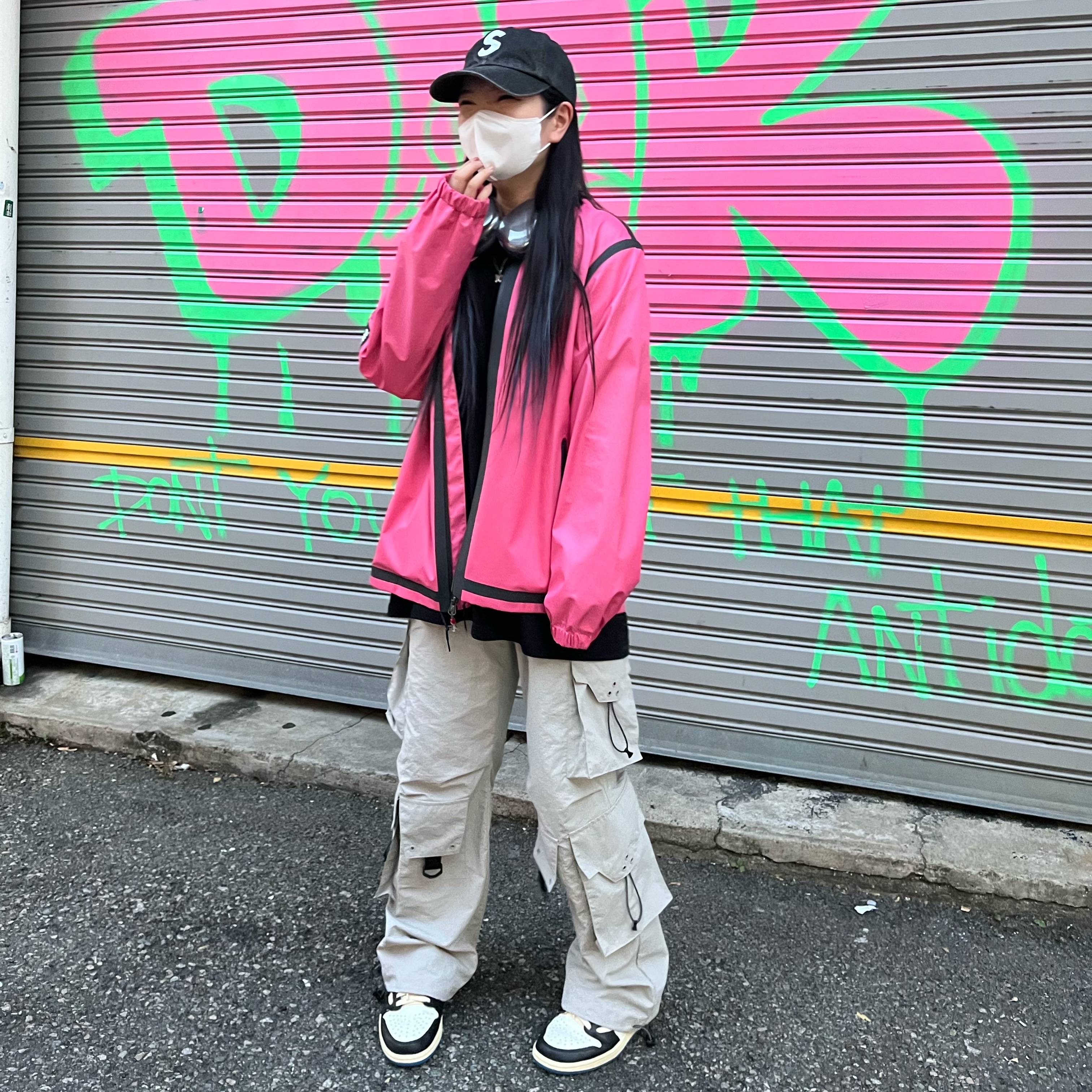 Supreme Kevlar Denim S Logo 6-Panel Black - 22SS, Supreme x The North Face Summit Series Outer Tape Seam Coaches Jacket Pink - 21SS 착용 스타일 - 3