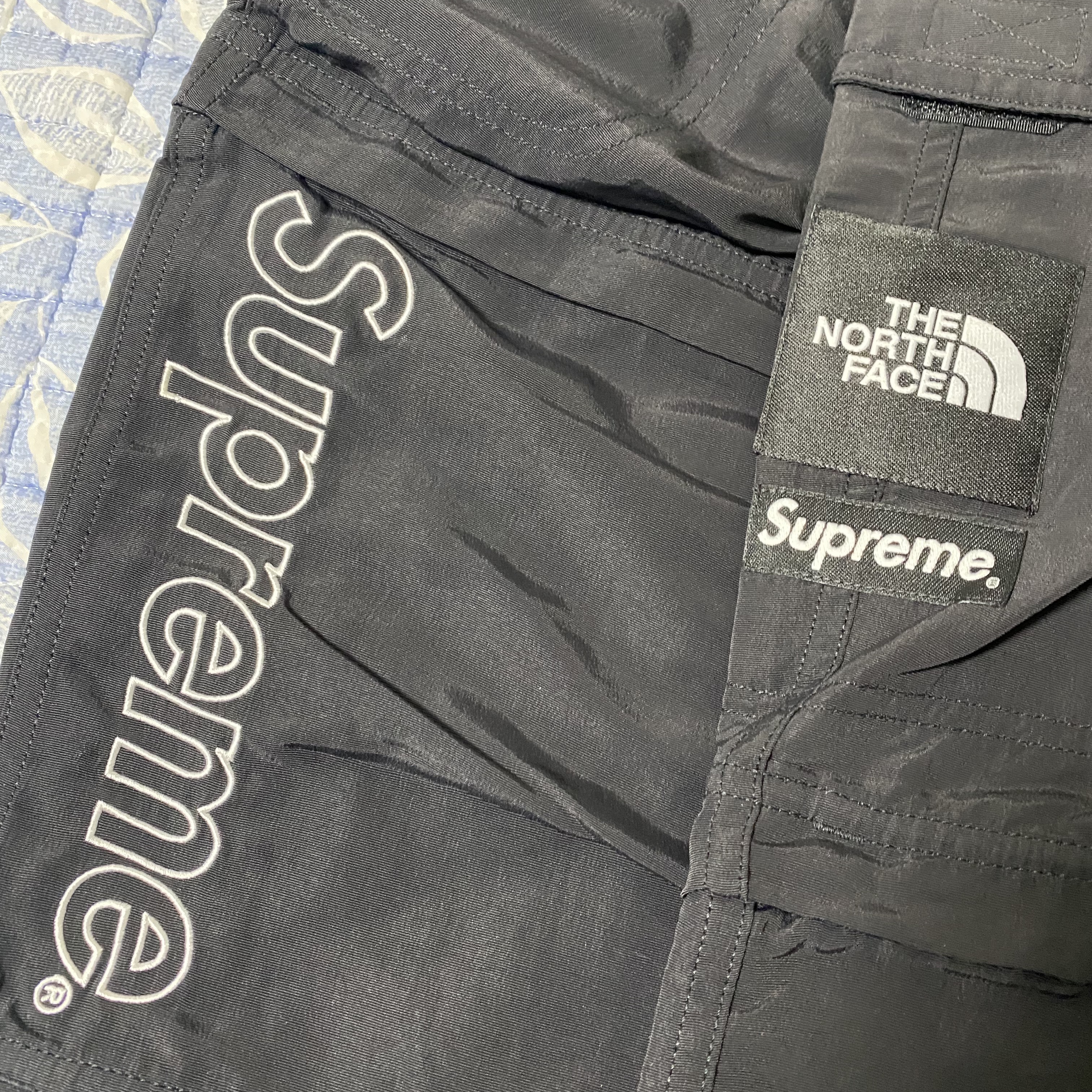 Supreme x The North Face Trekking Zip-Off Belted Pants Black - 22SS 착용 스타일 - 4