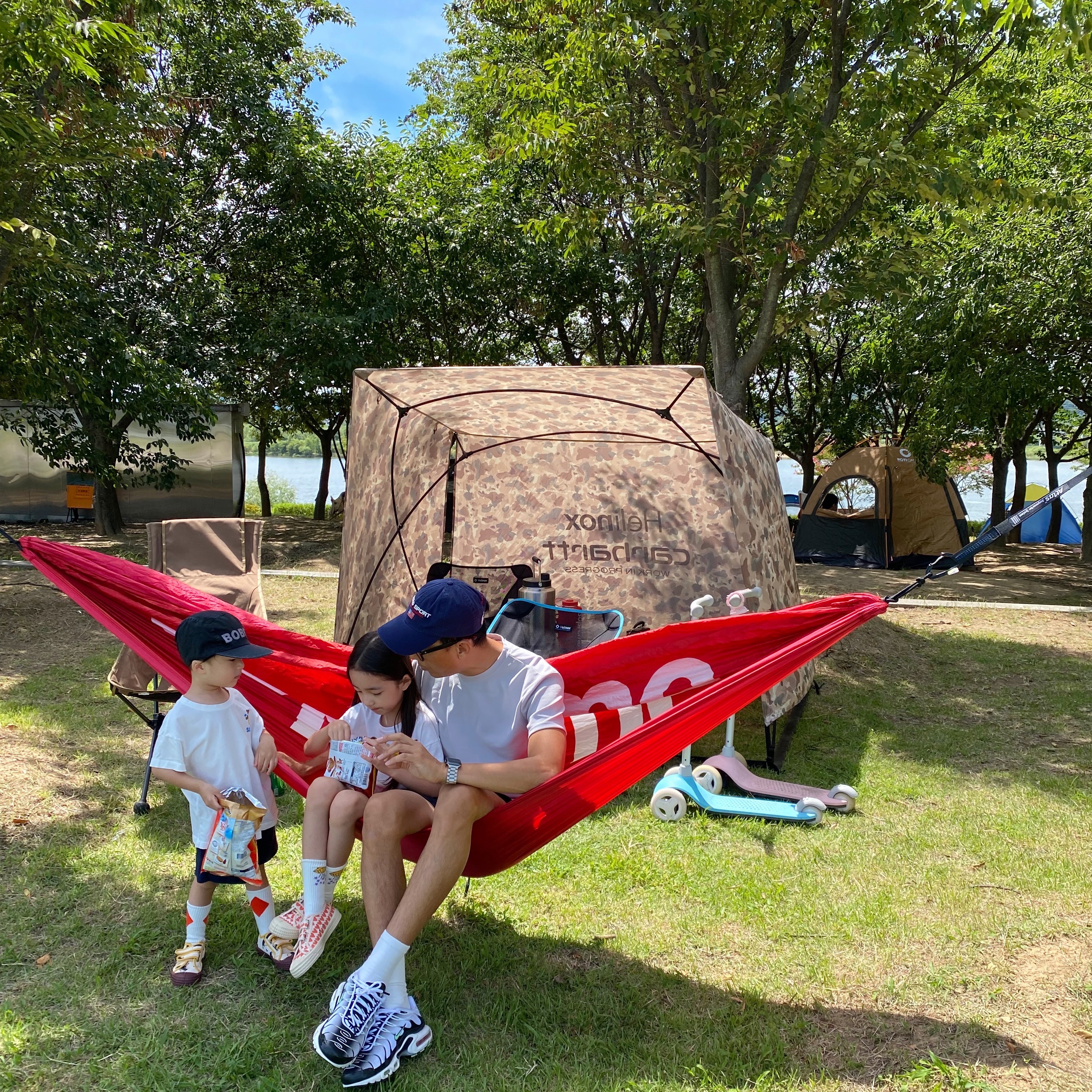 Supreme ENO Double Nest Hammock Red - 19SS, Helinox x Carhartt WIP Royal Box Shade Camo Tide 착용 스타일