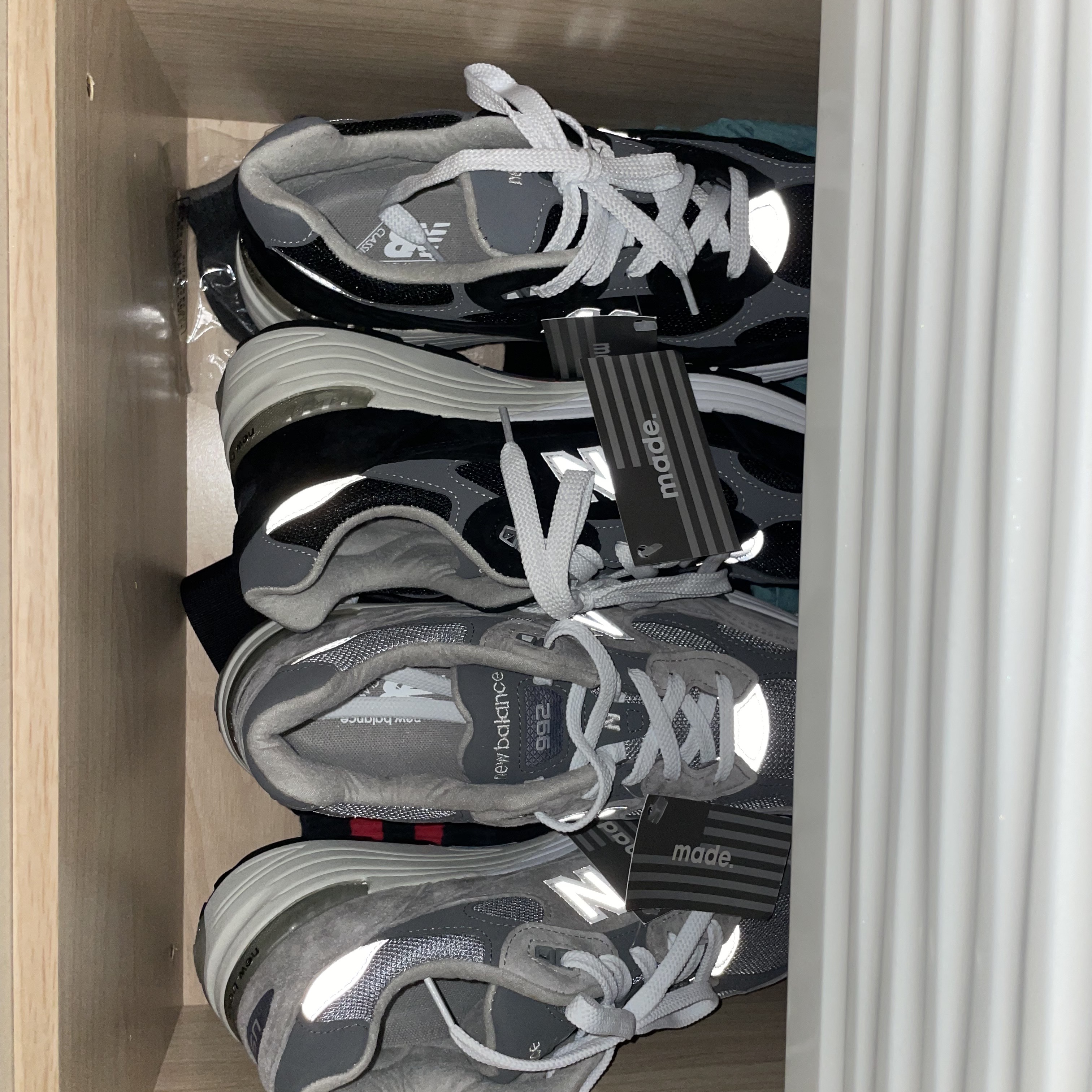 New Balance 992 Made in USA Grey - D Standard, New Balance 992 Made in USA Black Grey 착용 스타일